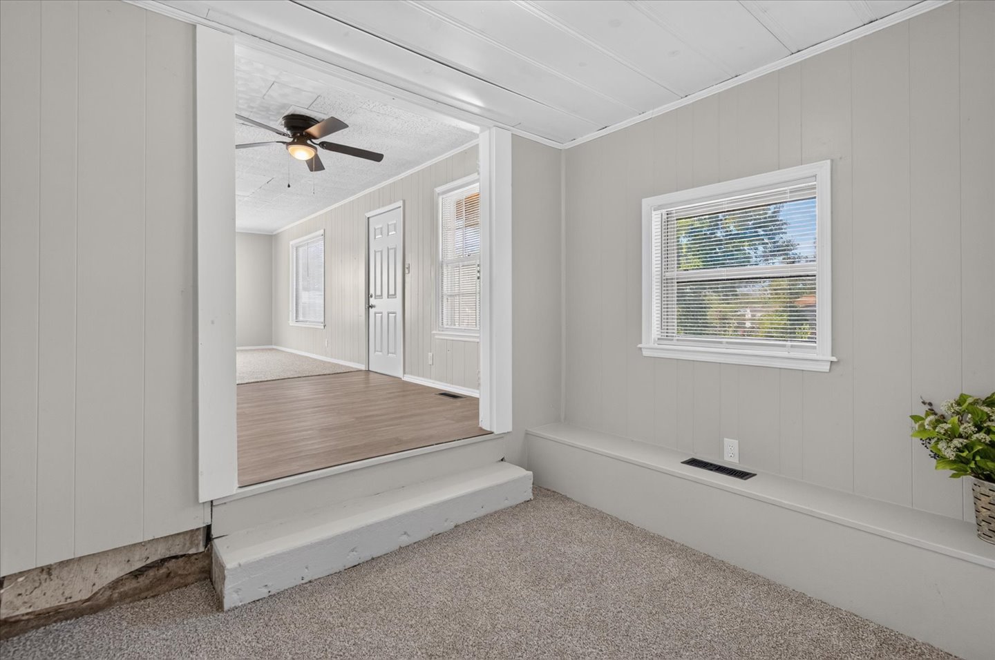 1450 S Elm Avenue Property Photo 13