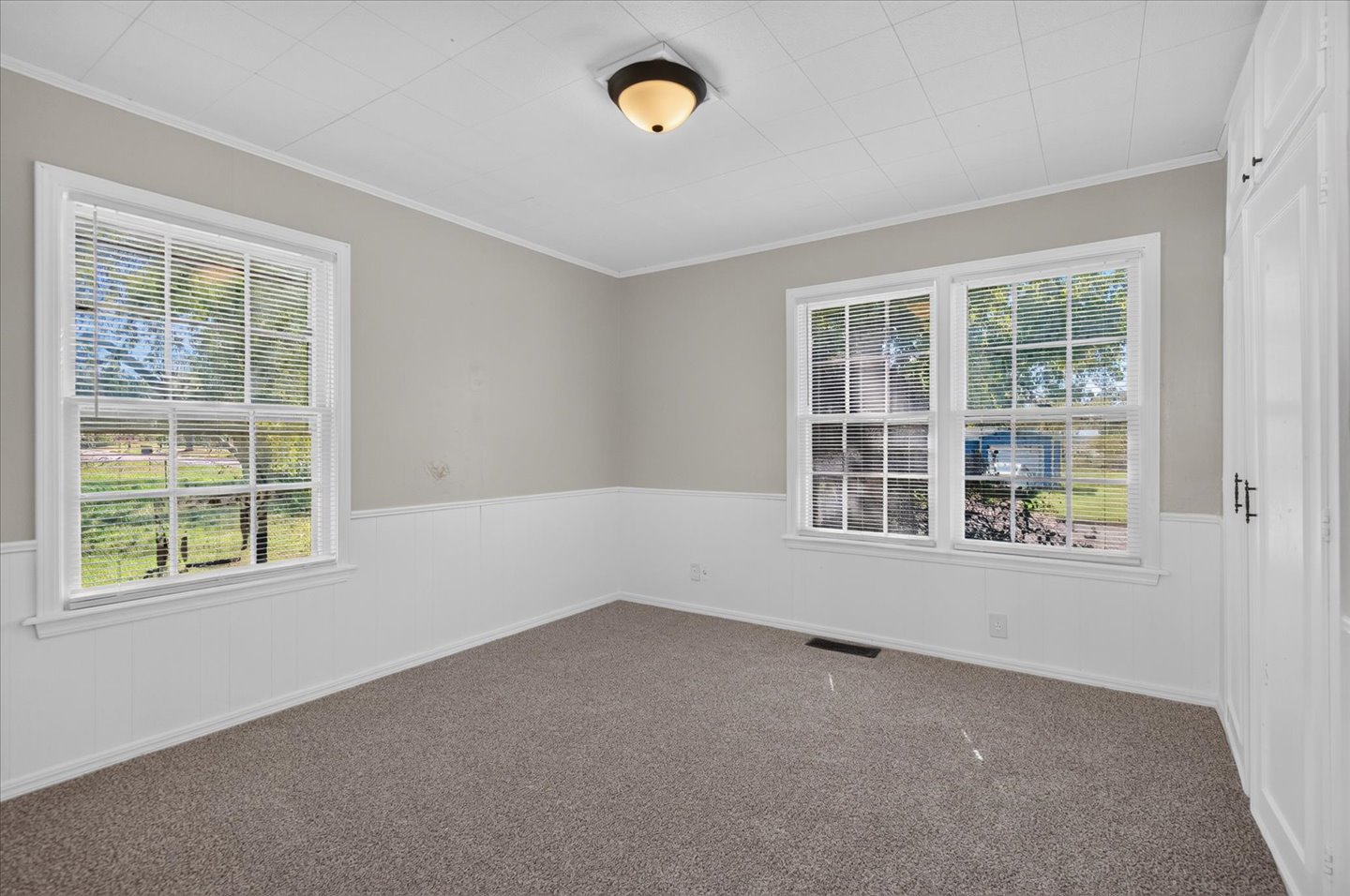 1450 S Elm Avenue Property Photo 20