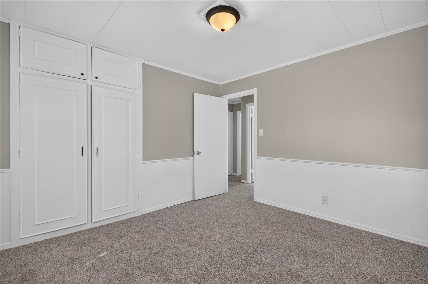1450 S Elm Avenue Property Photo 21