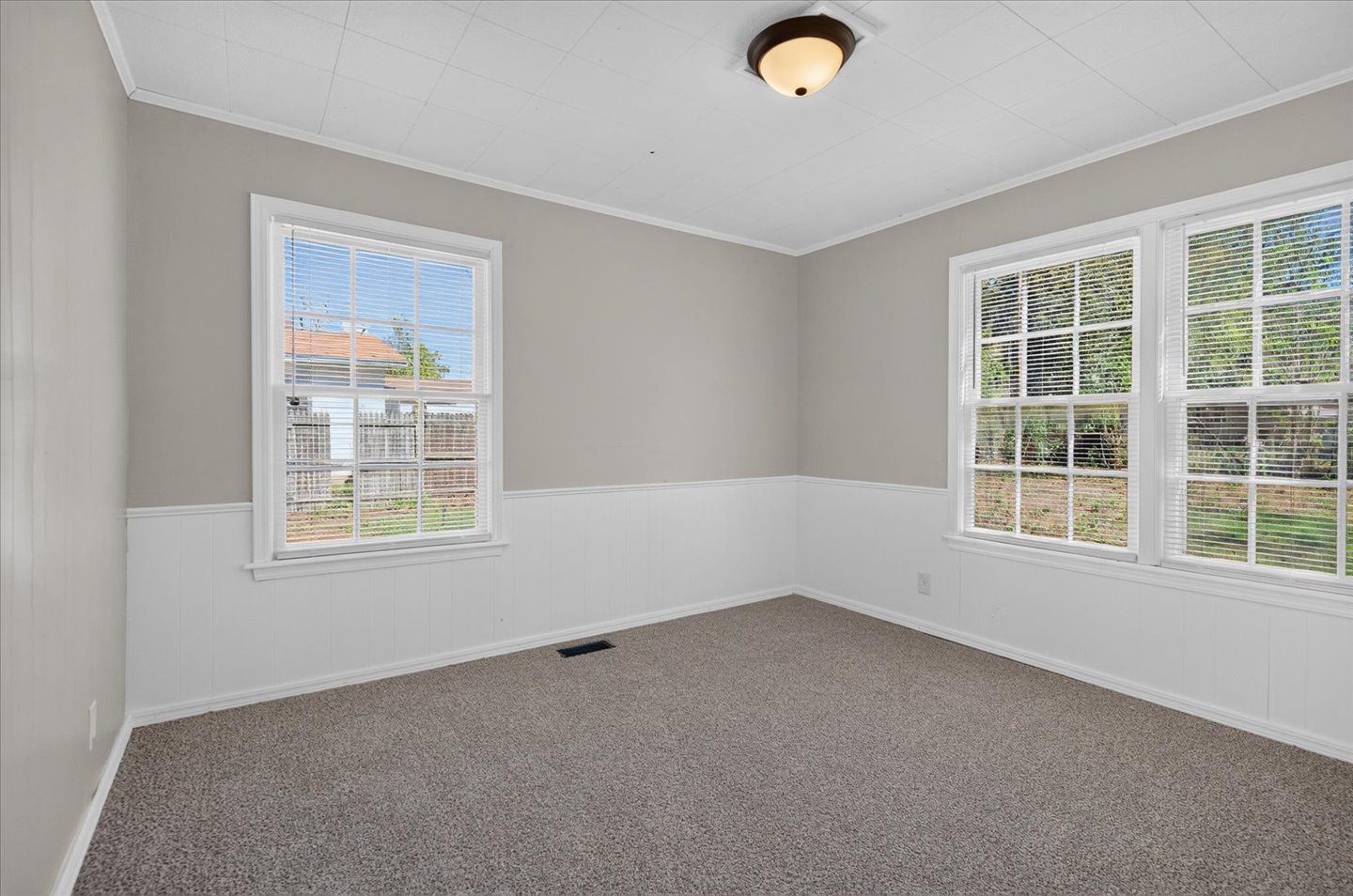 1450 S Elm Avenue Property Photo 22