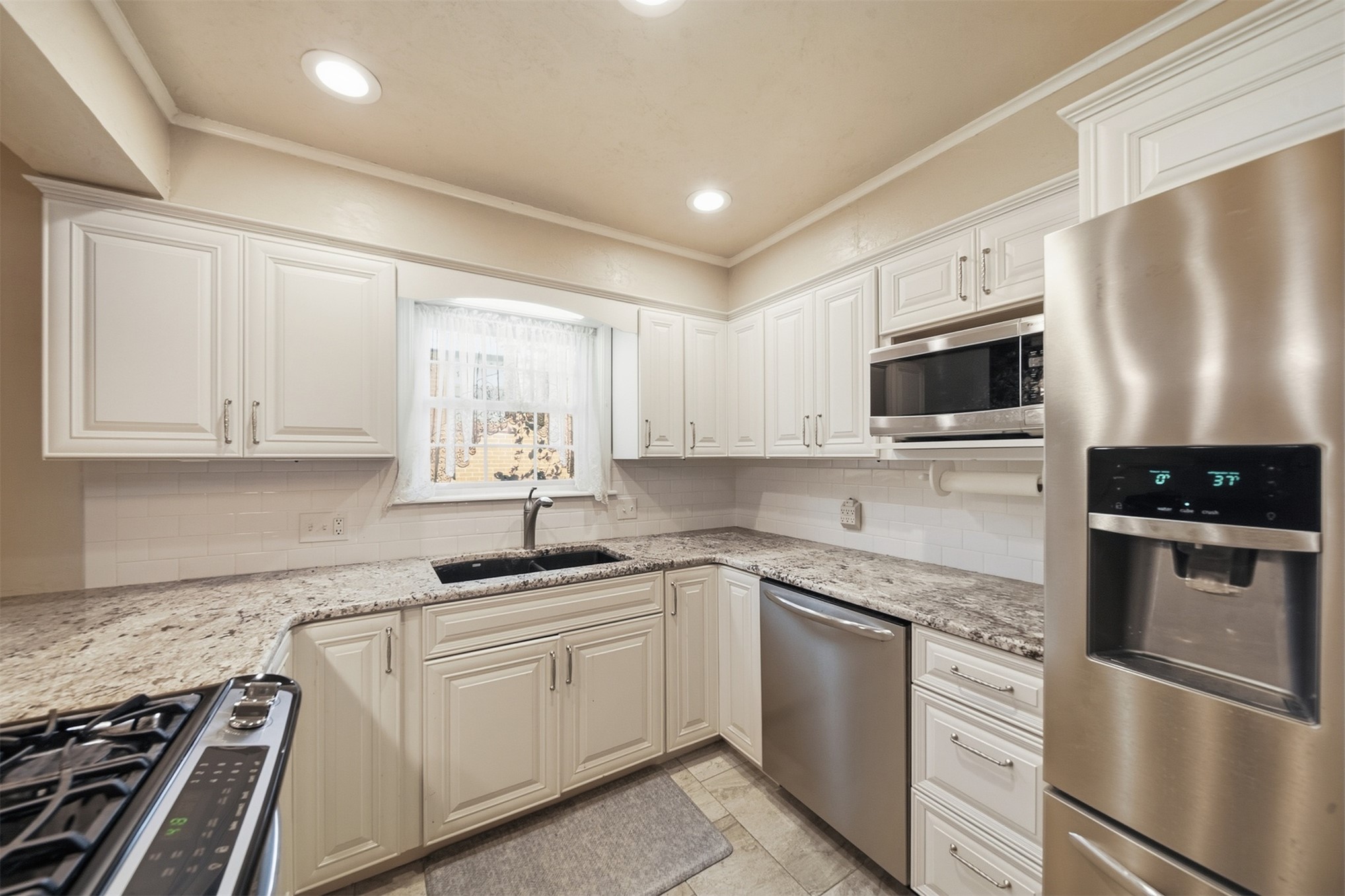 1000 Cedar Avenue Property Photo 9