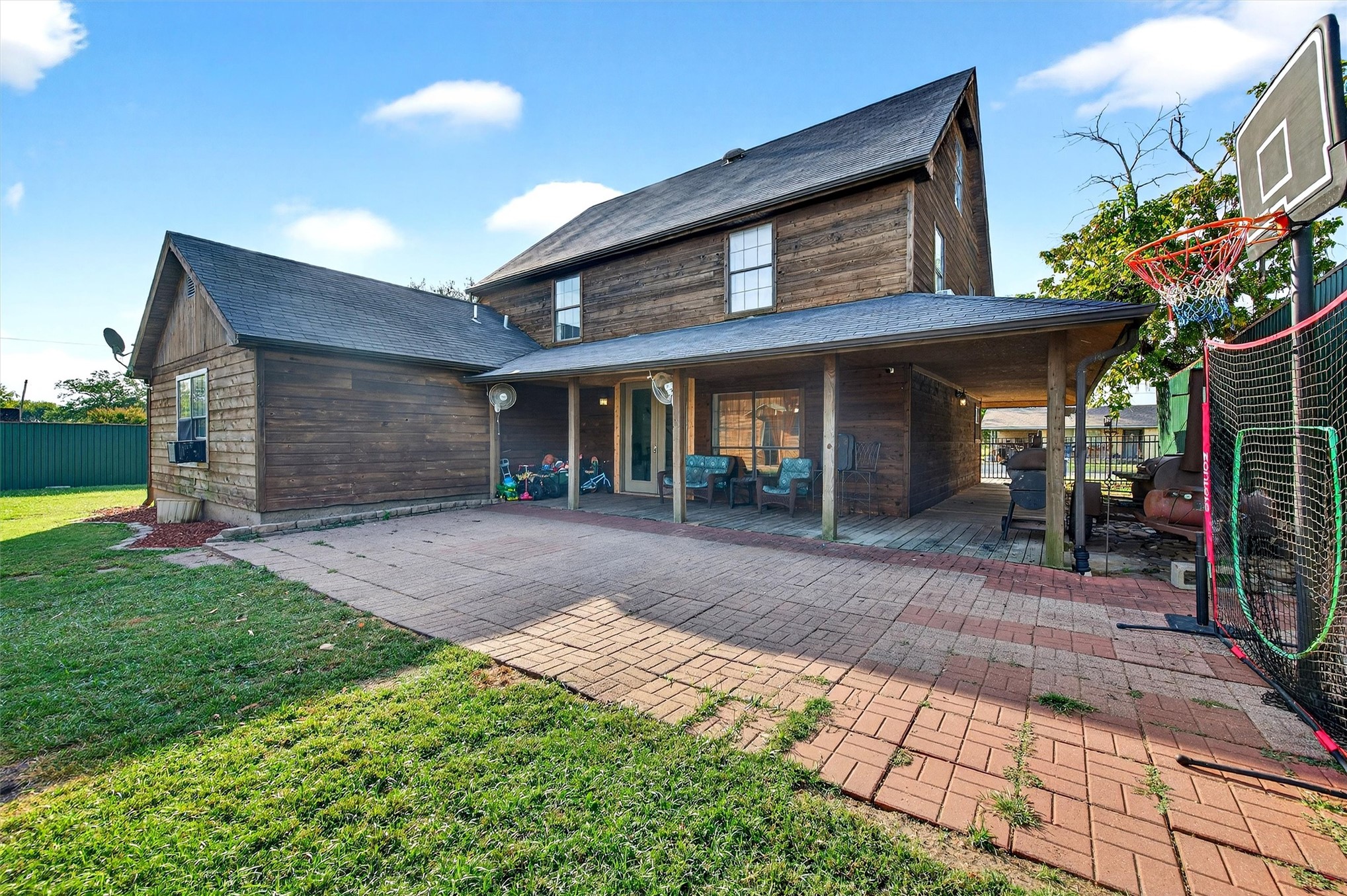 209 Roberts Street Property Photo 22