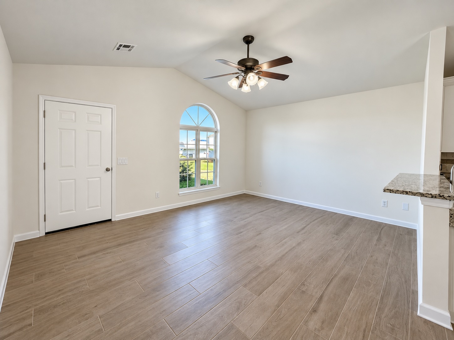2101 Greenbrier Circle Property Photo 2