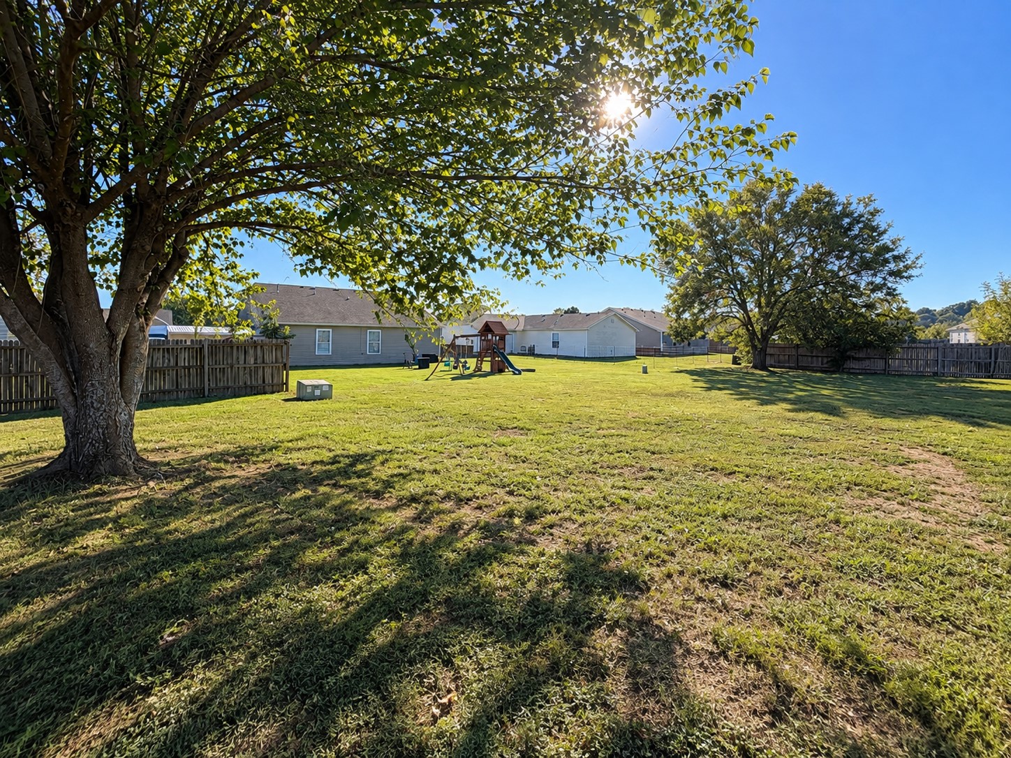 2101 Greenbrier Circle Property Photo 6