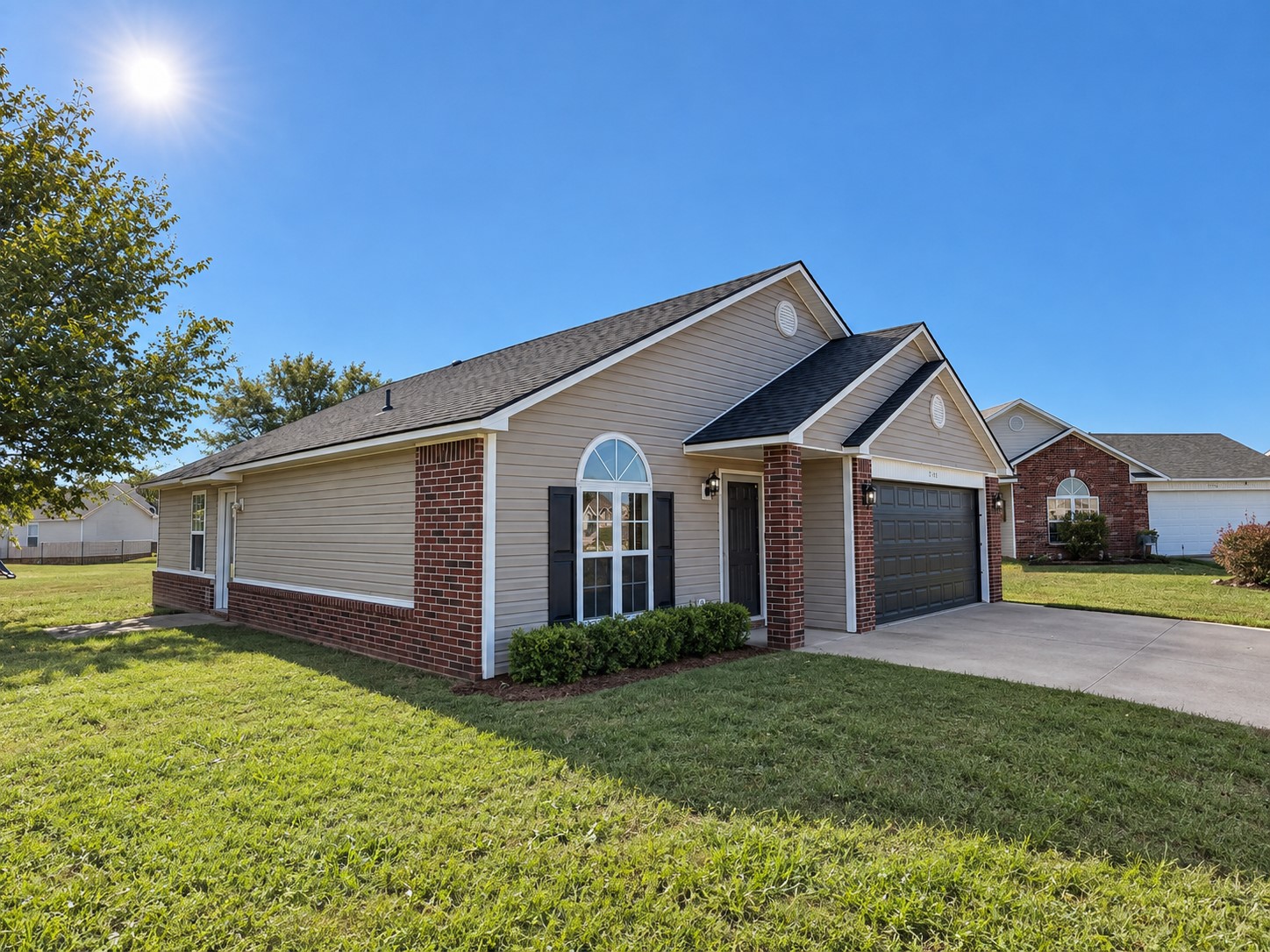 2101 Greenbrier Circle Property Photo 7