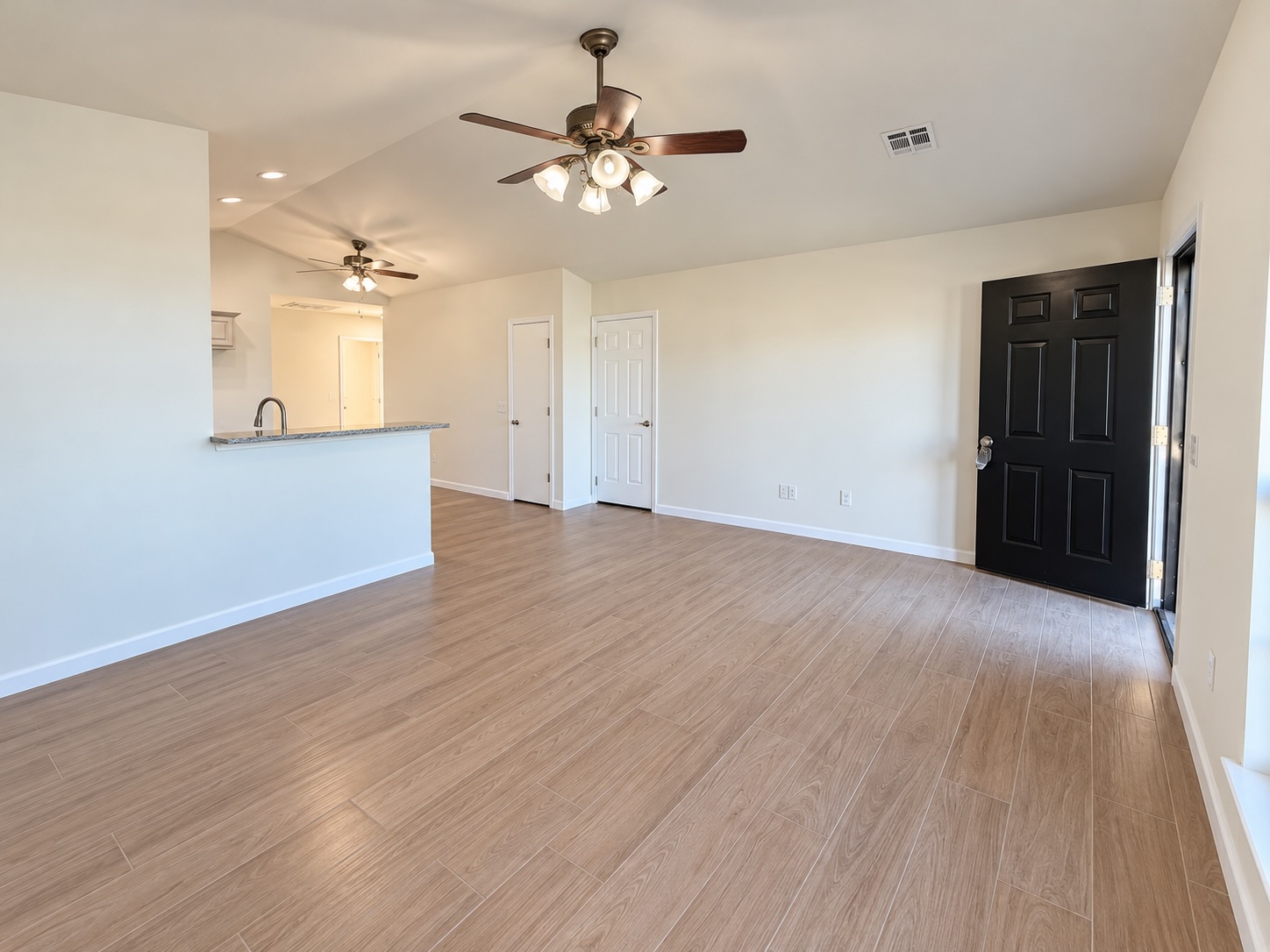 2101 Greenbrier Circle Property Photo 10