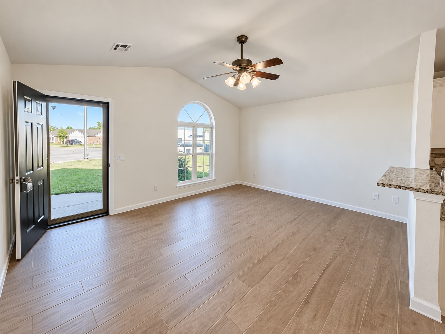 2101 Greenbrier Circle Property Photo 11