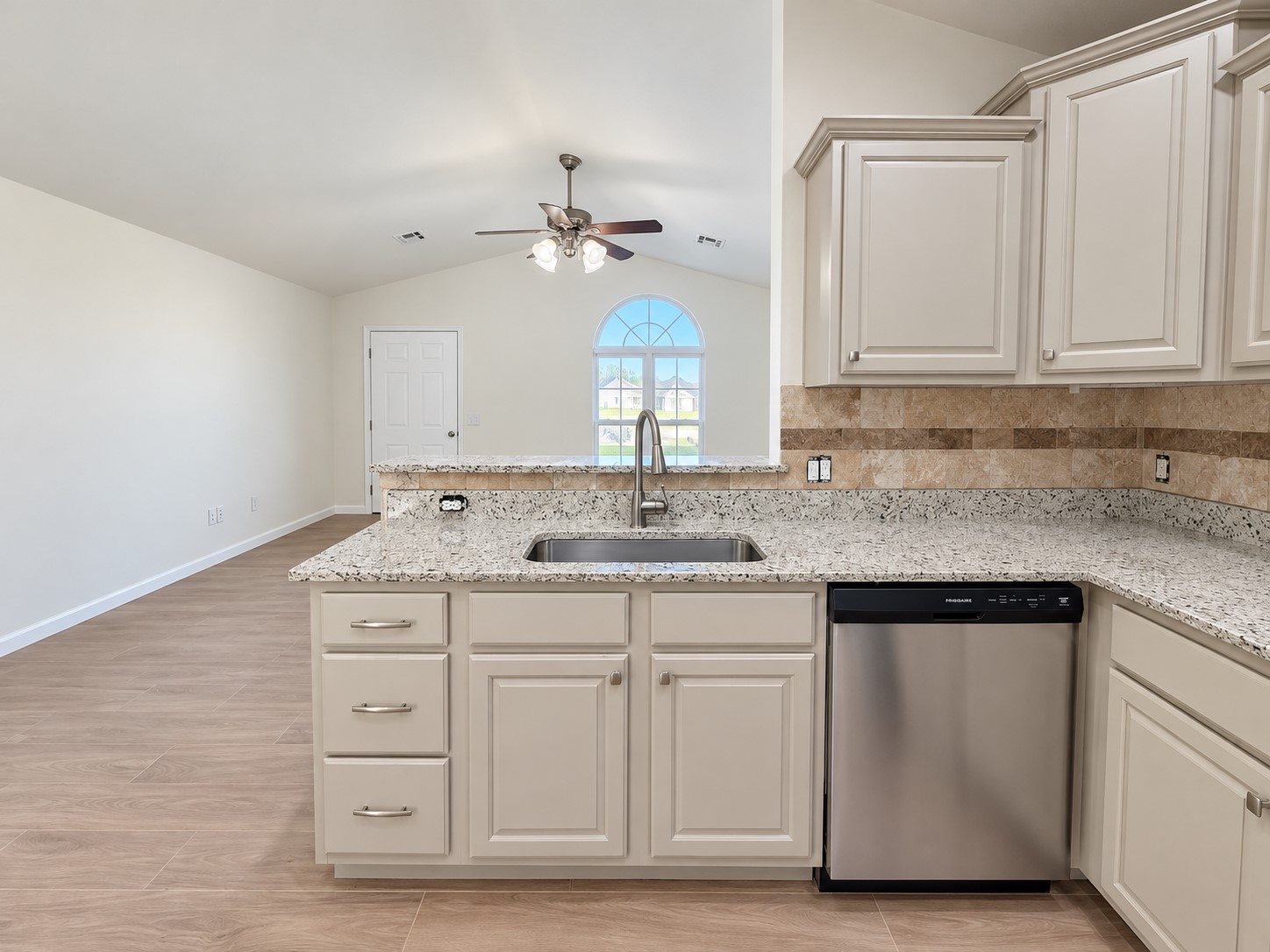 2101 Greenbrier Circle Property Photo 18