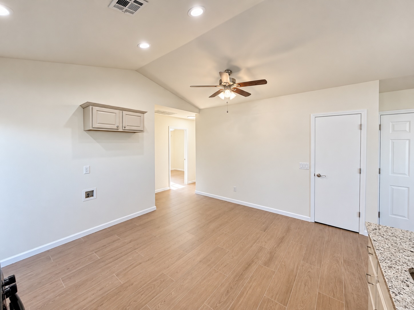 2101 Greenbrier Circle Property Photo 20