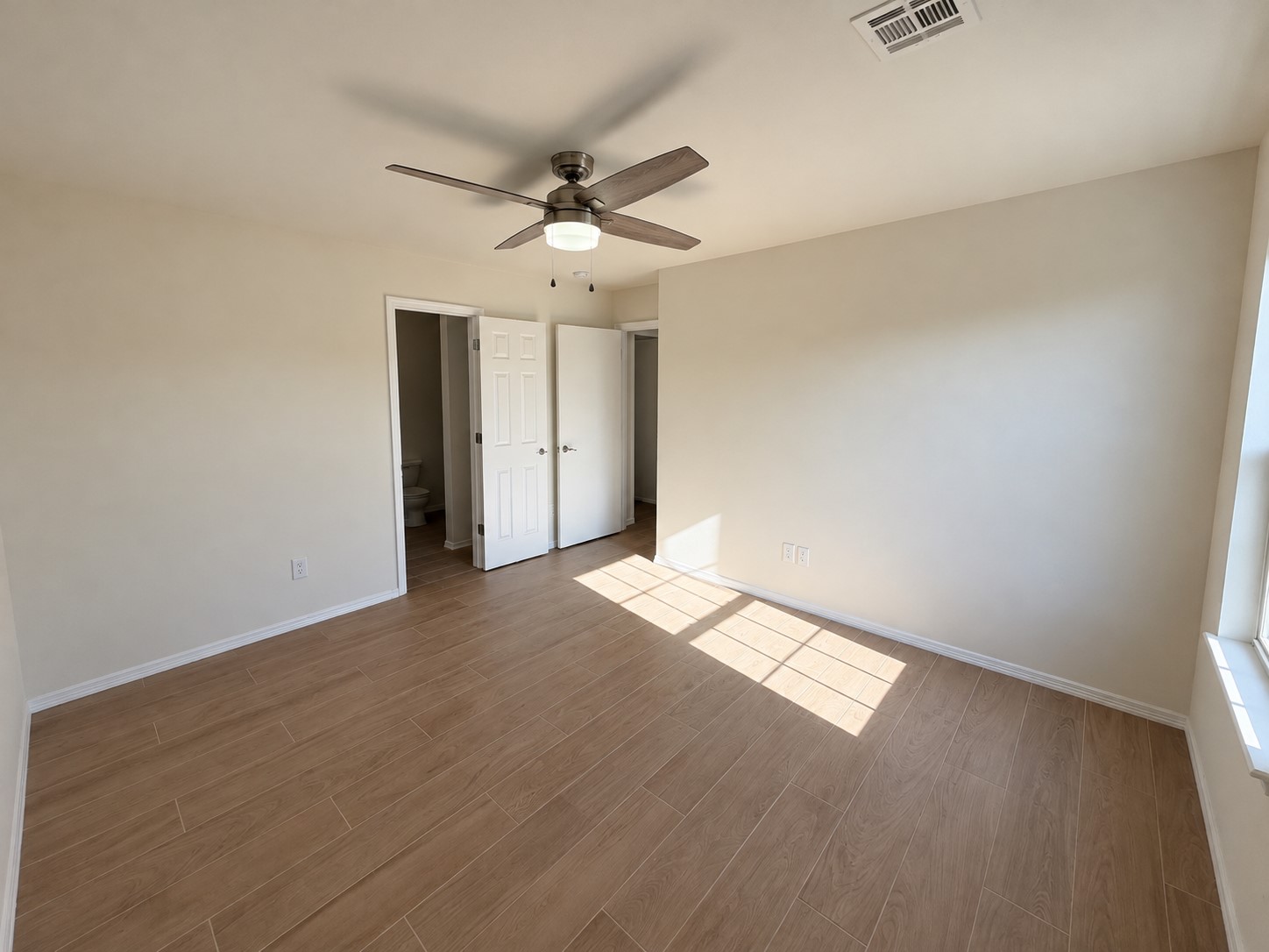 2101 Greenbrier Circle Property Photo 24