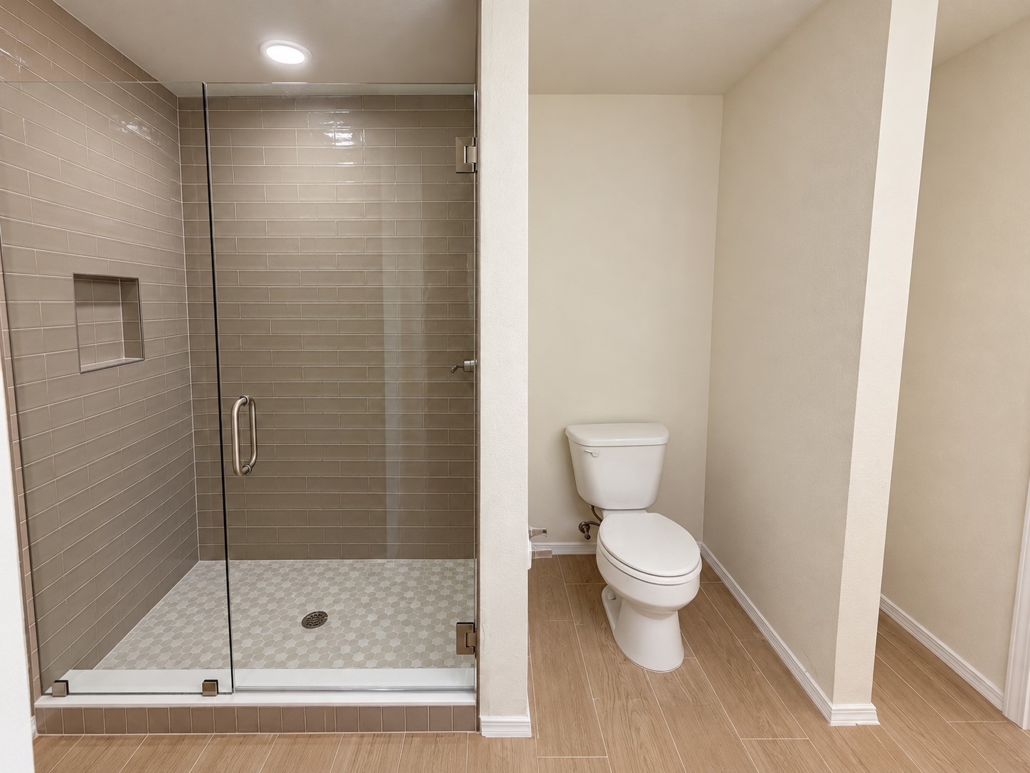 2101 Greenbrier Circle Property Photo 27