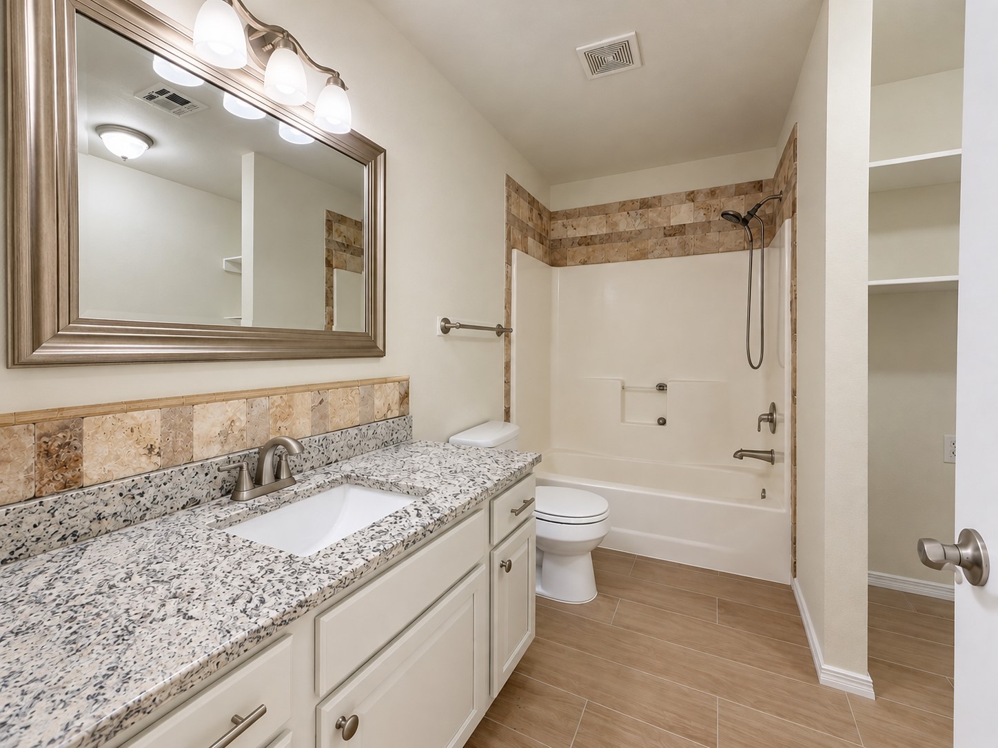 2101 Greenbrier Circle Property Photo 35