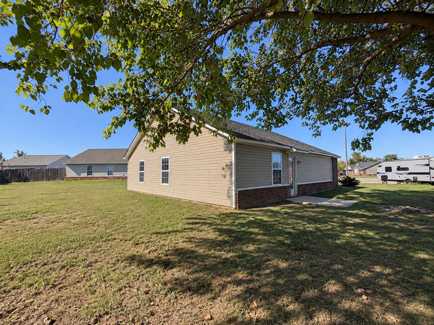 2101 Greenbrier Circle Property Photo 43