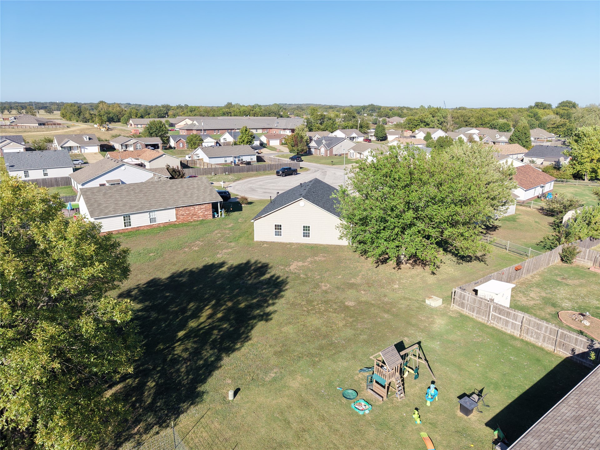2101 Greenbrier Circle Property Photo 52