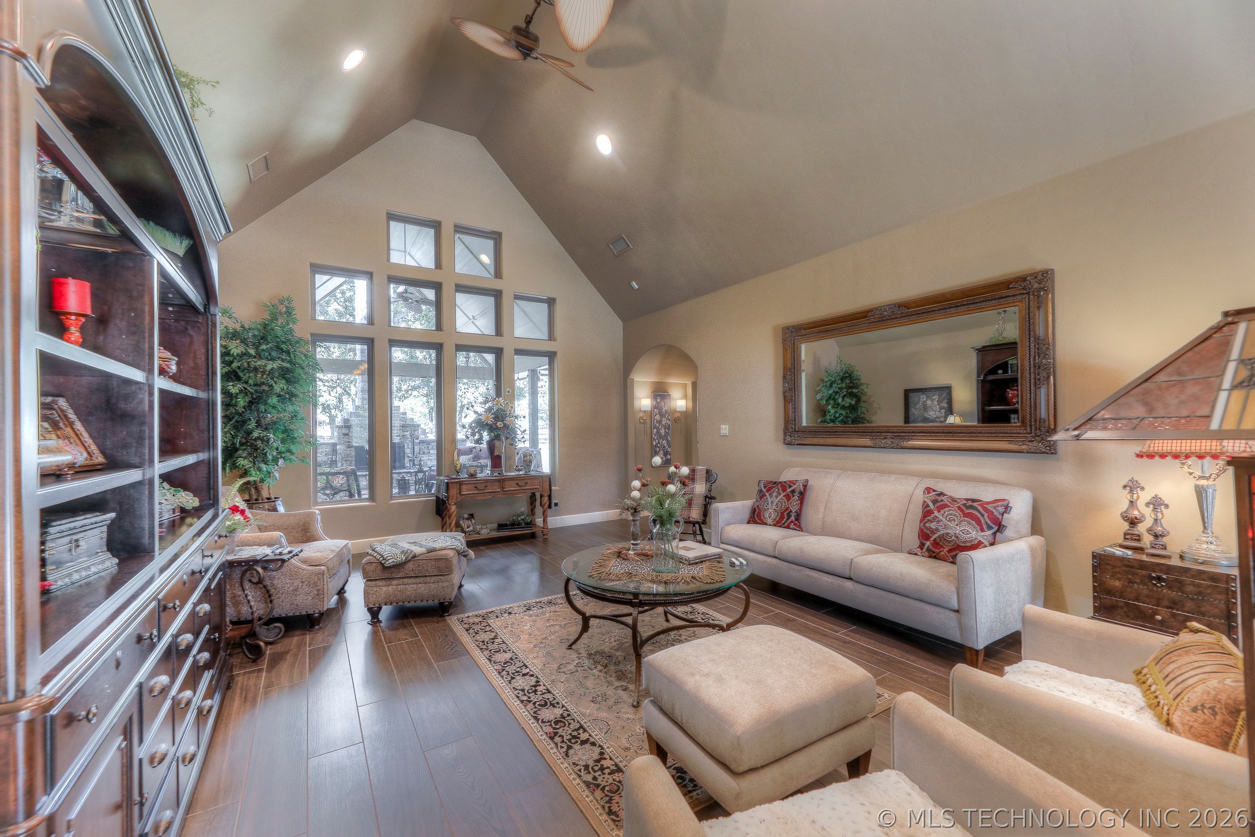 3704 Cliff Drive Property Photo 8