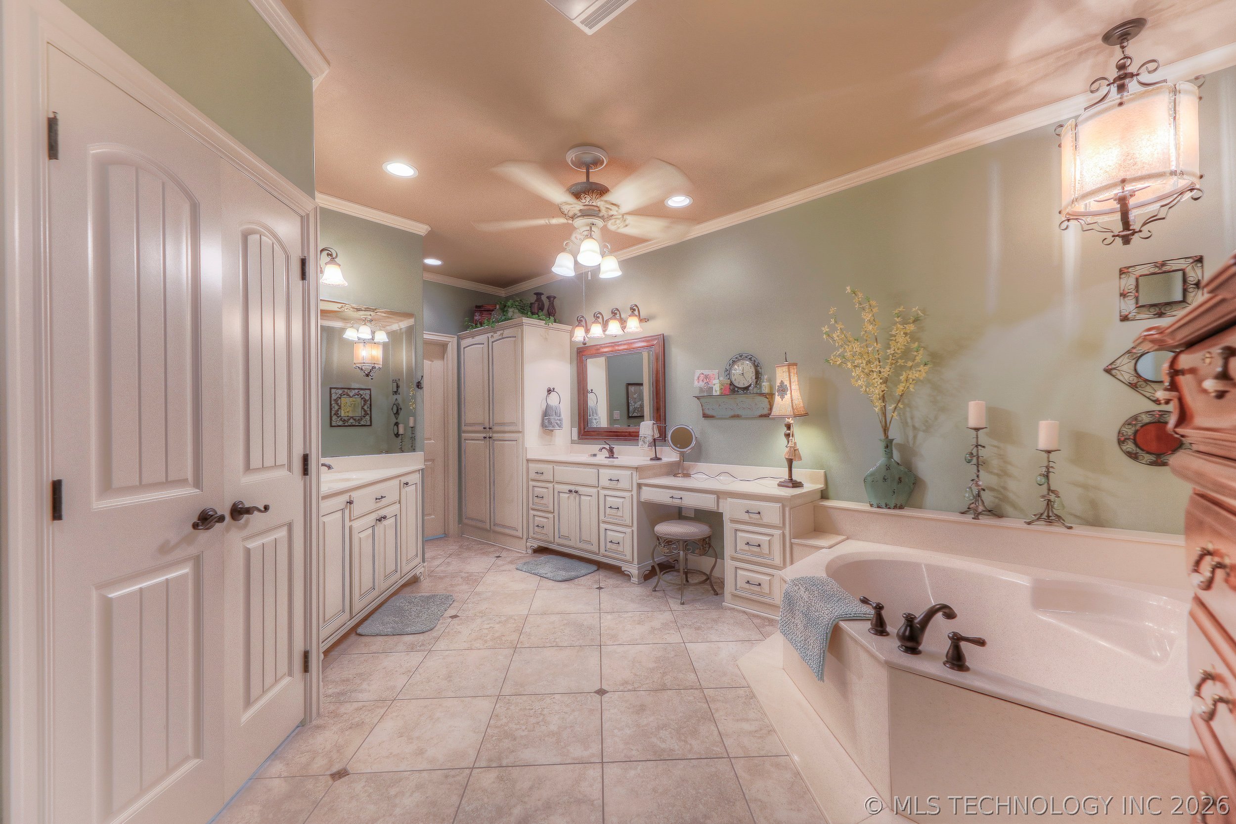 3704 Cliff Drive Property Photo 23
