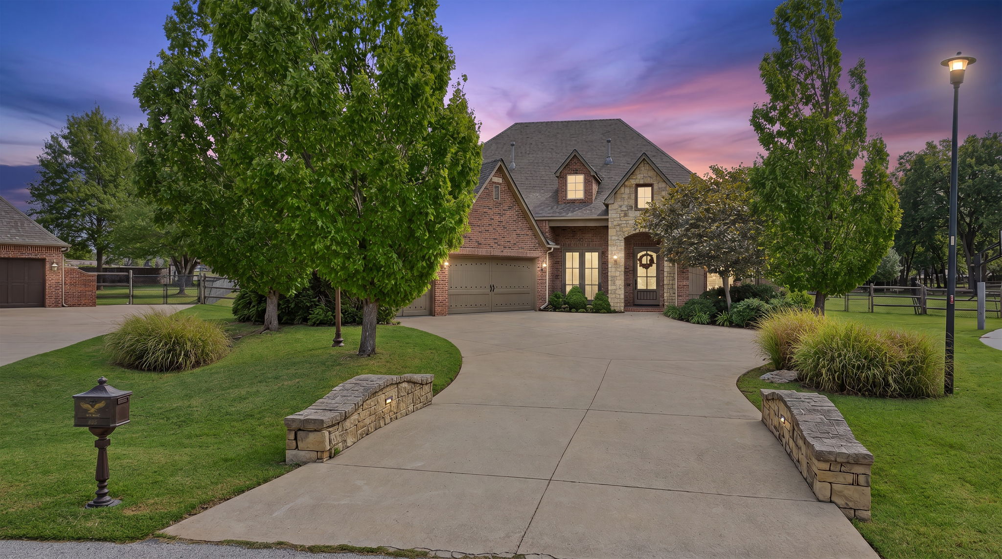 6805 Goldfinch Court Property Photo 1