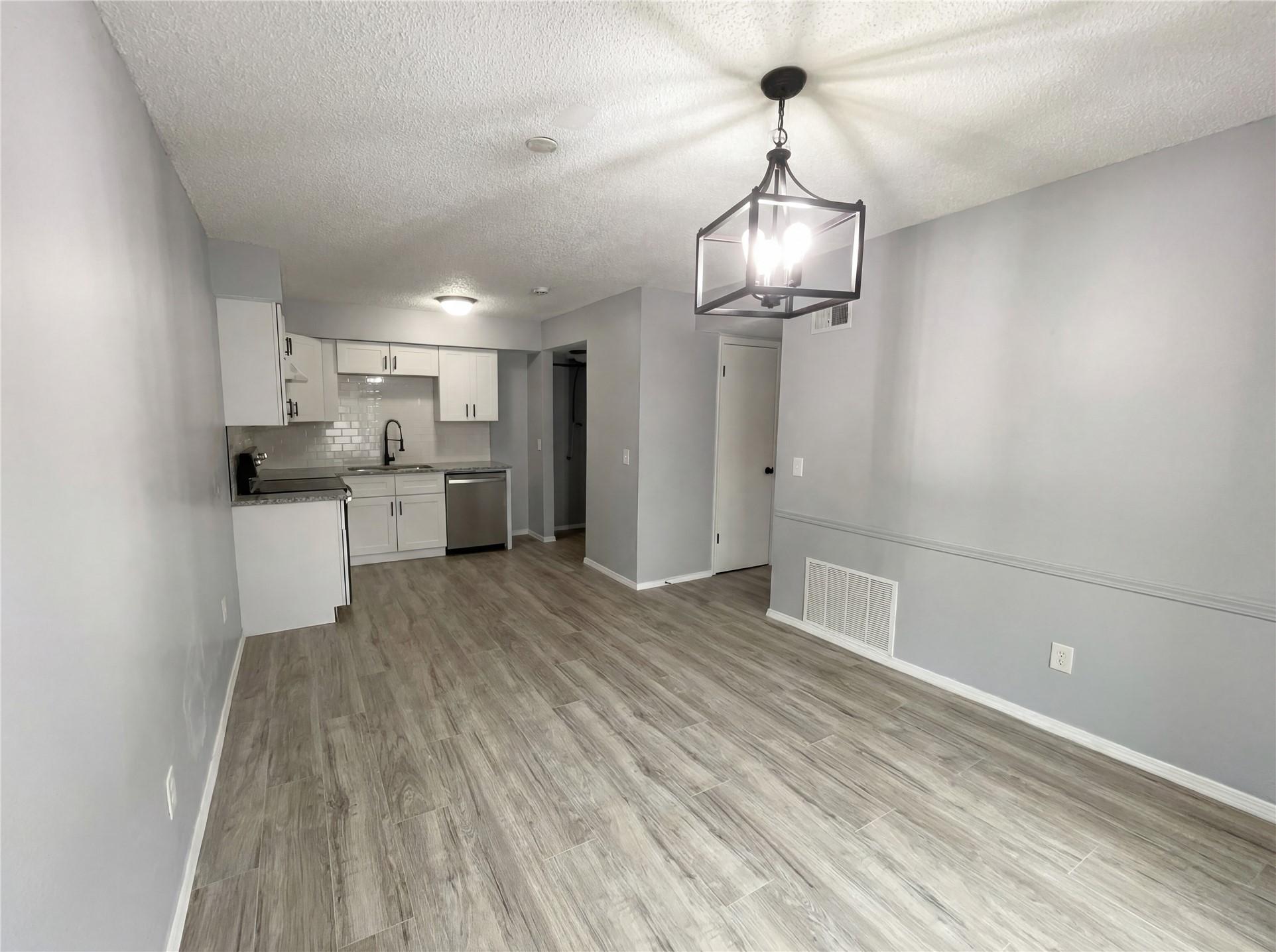 6020 Nw Expressway 6020 Property Photo 8