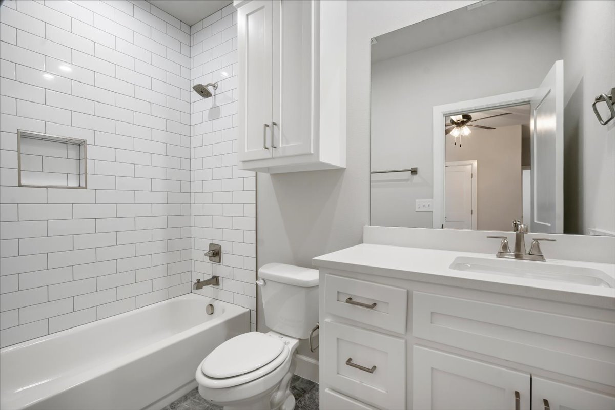 11212 S Fir Avenue W Property Photo 19