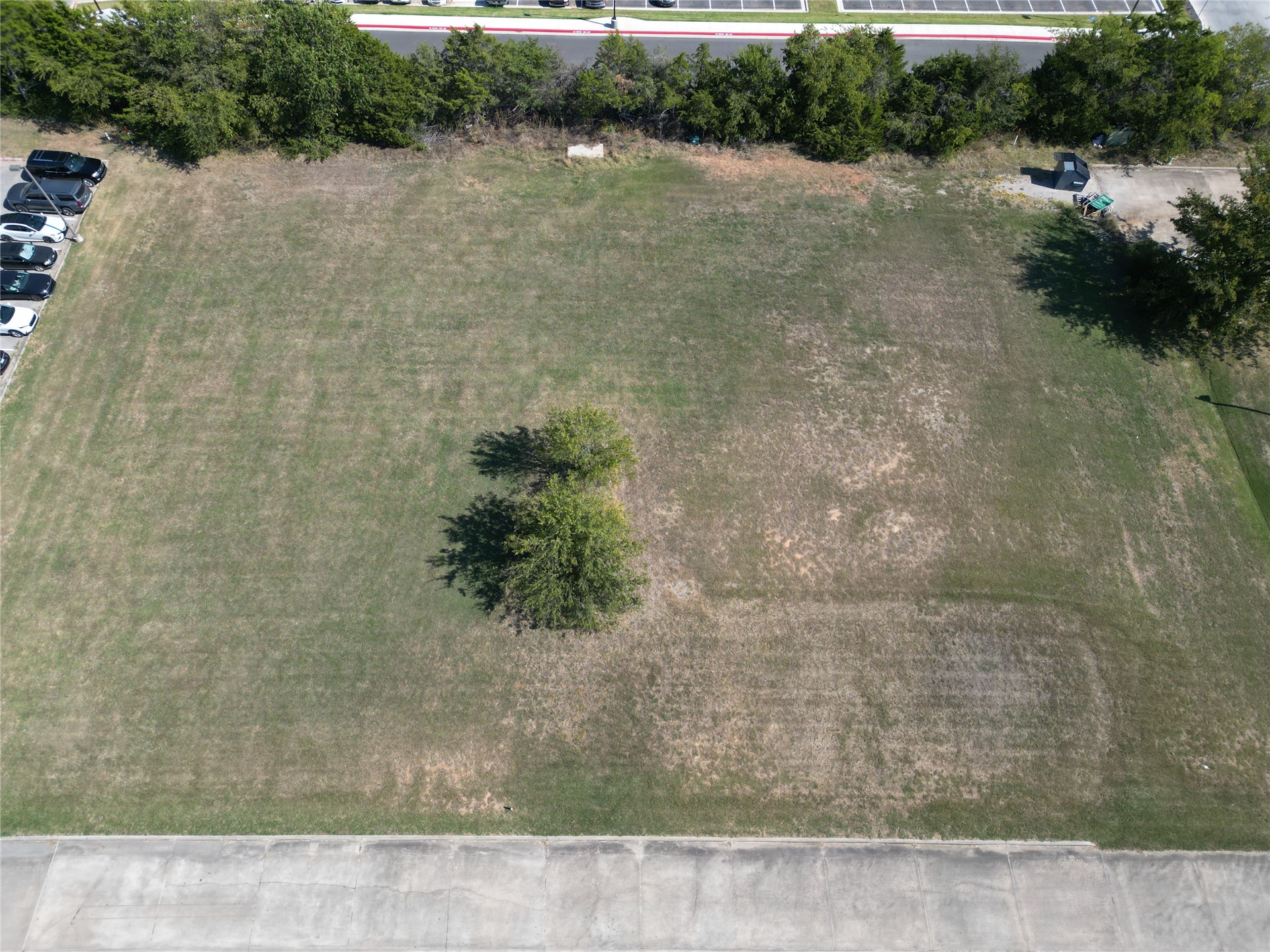 1302 Brookview Drive Property Photo 2