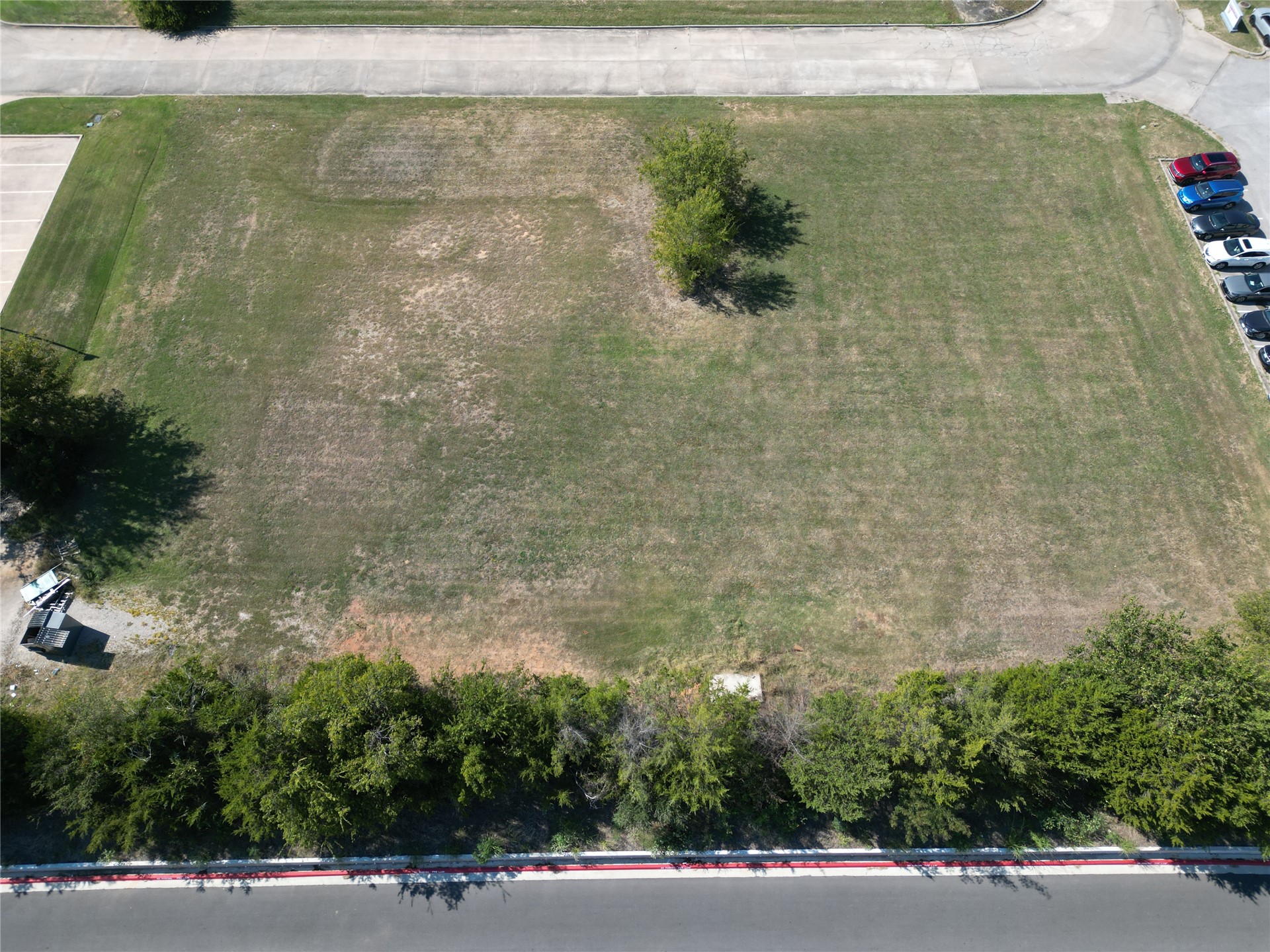 1302 Brookview Drive Property Photo 3