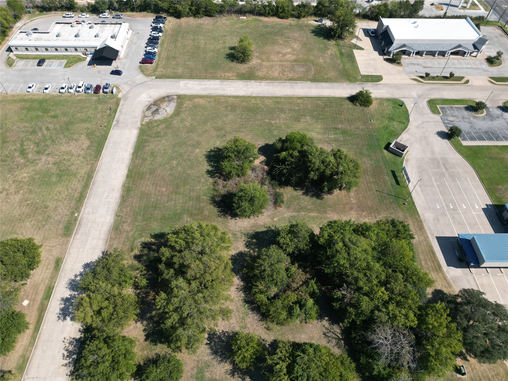 1302 Brookview Drive Property Photo 6