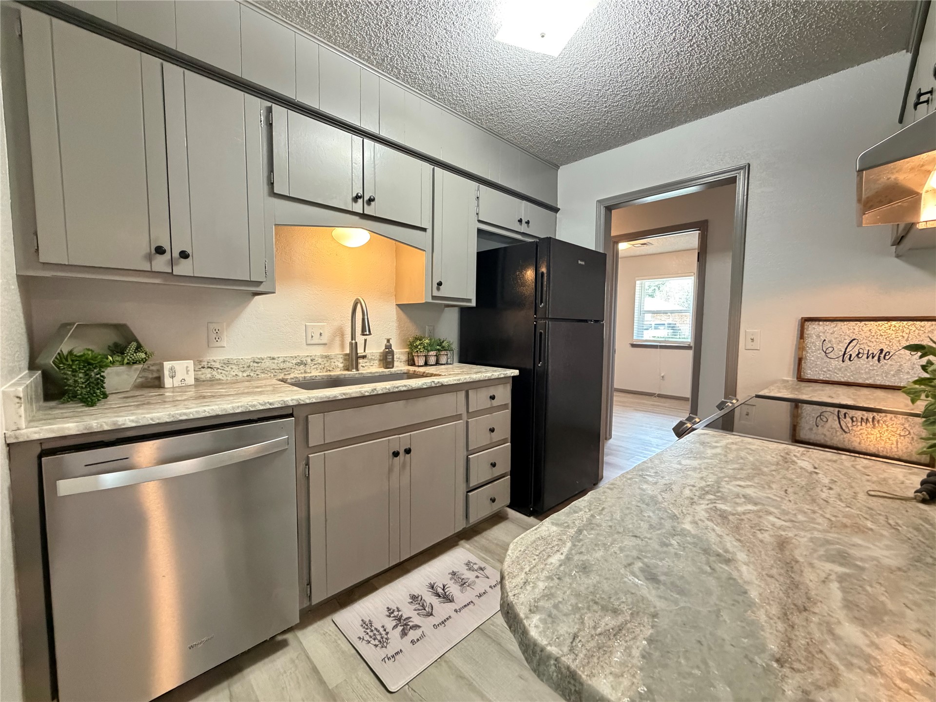 1434 Will Rogers Drive Property Photo 3