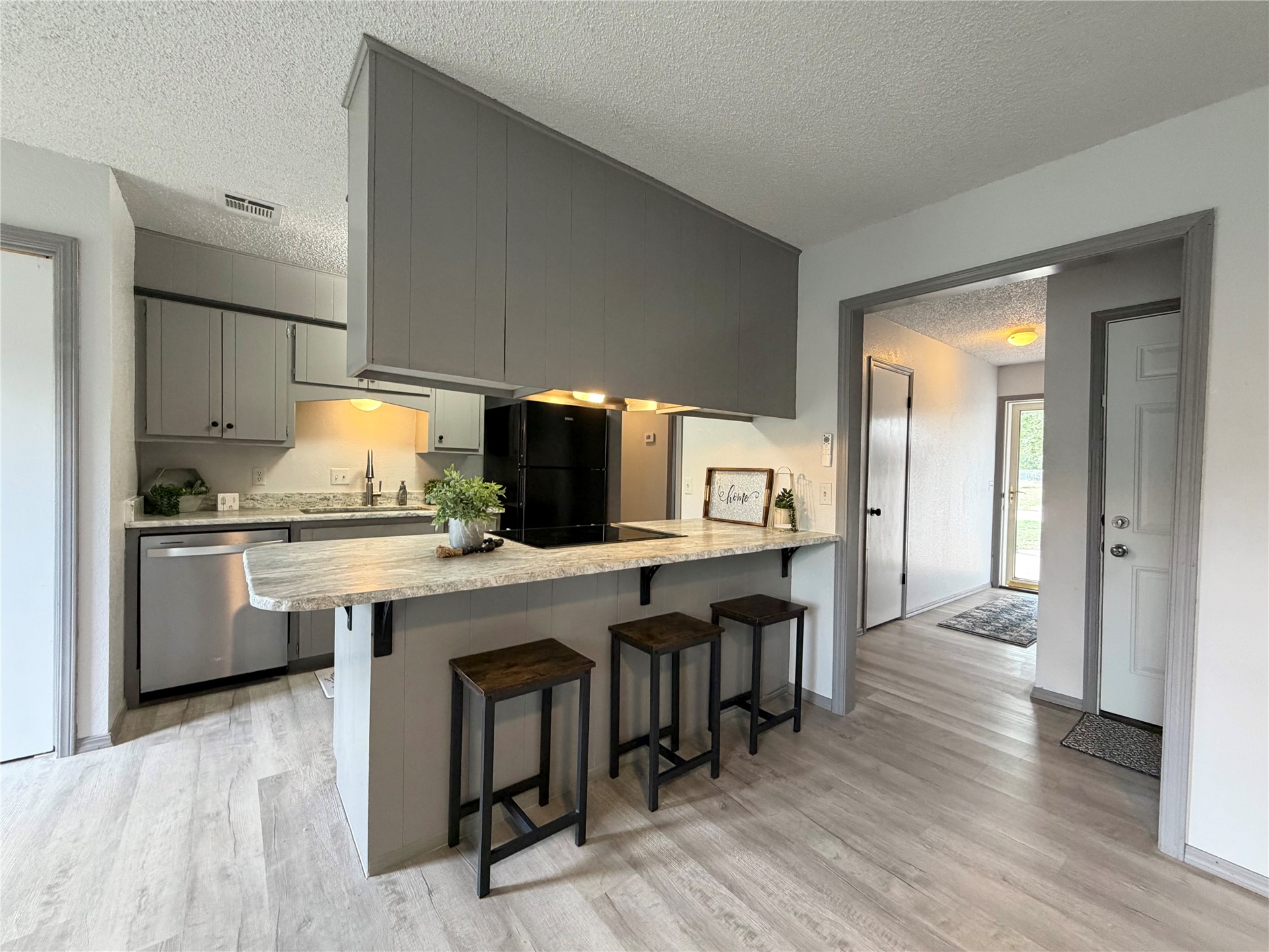 1434 Will Rogers Drive Property Photo 10