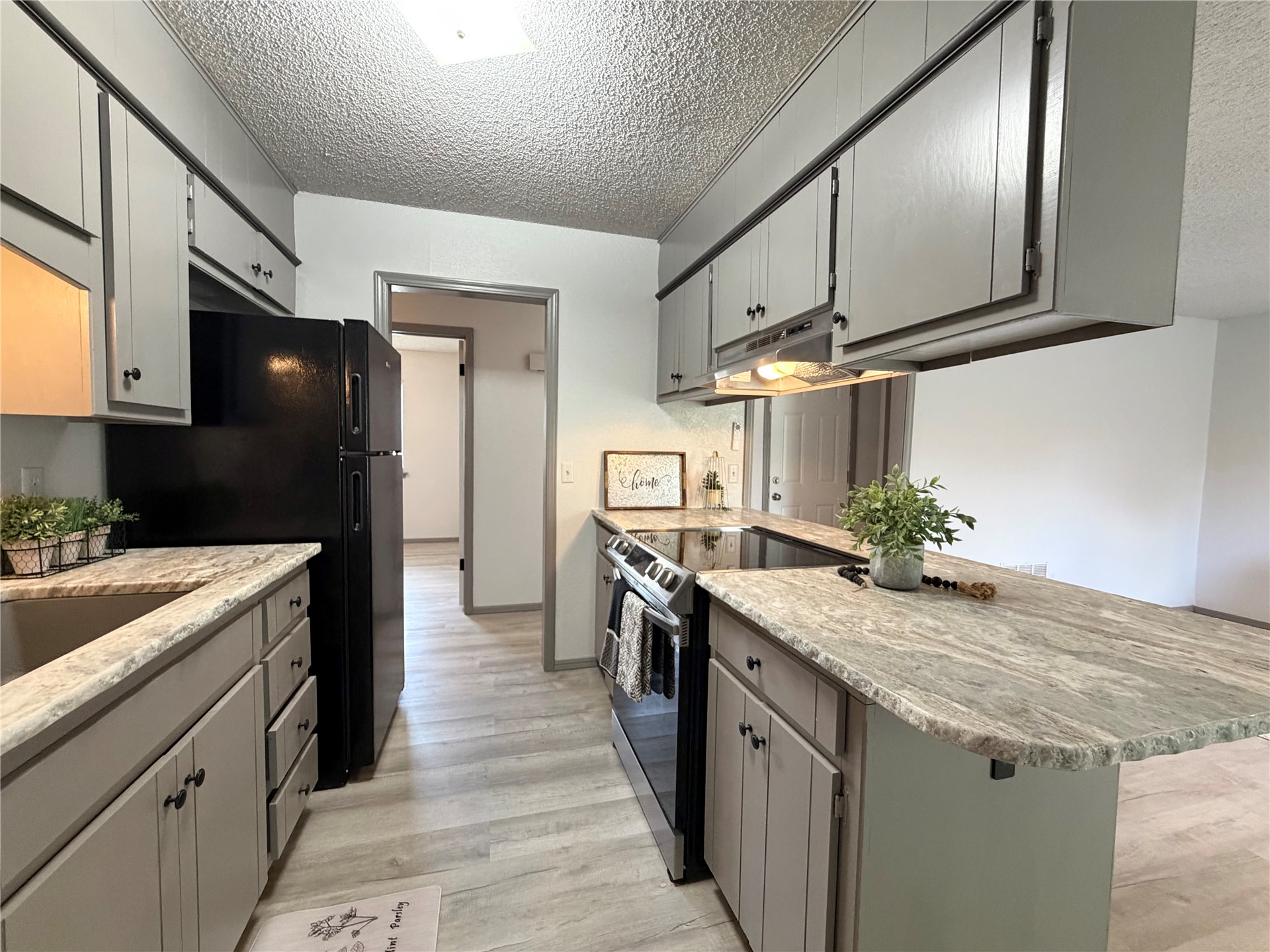 1434 Will Rogers Drive Property Photo 12