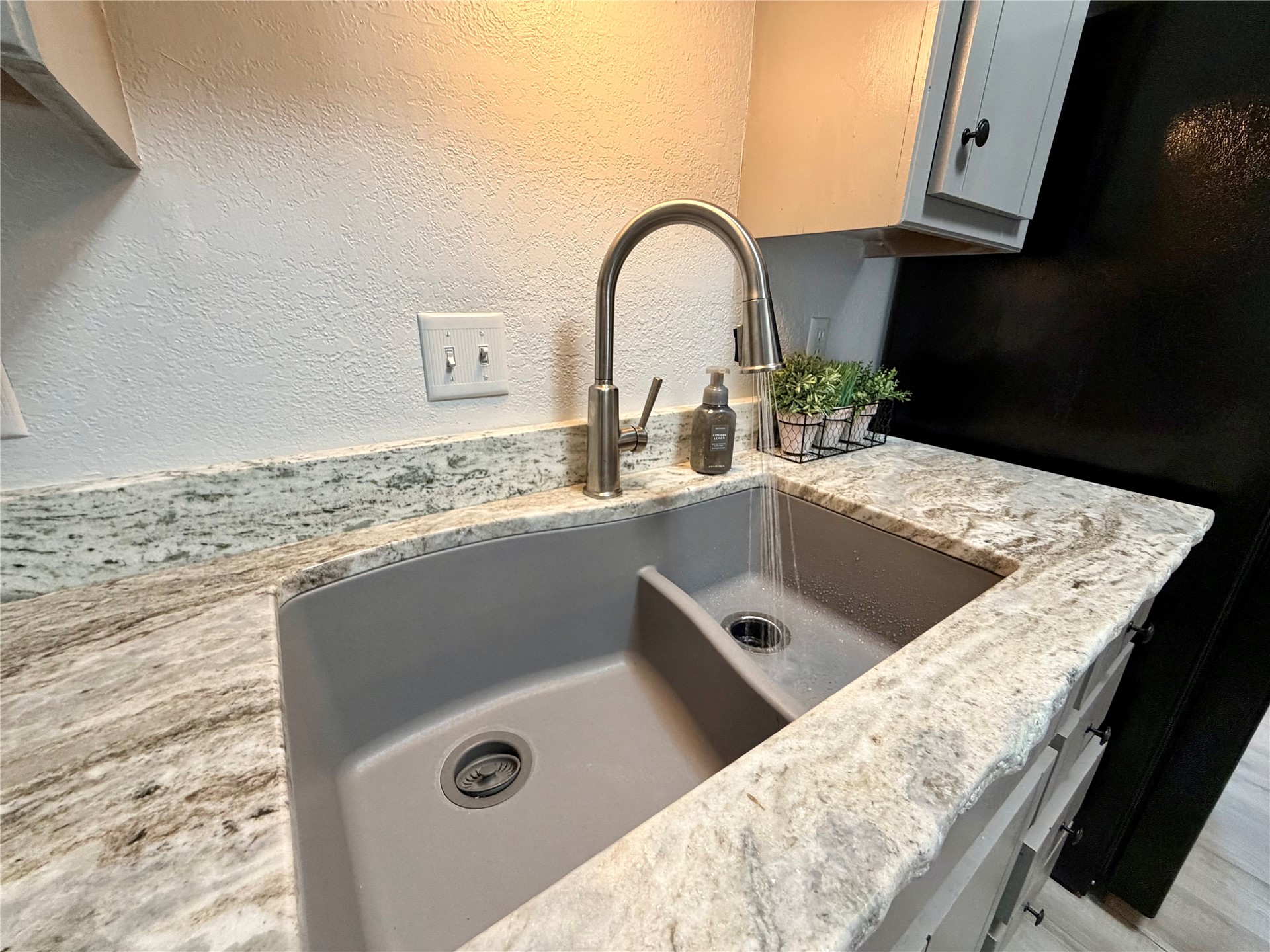1434 Will Rogers Drive Property Photo 13