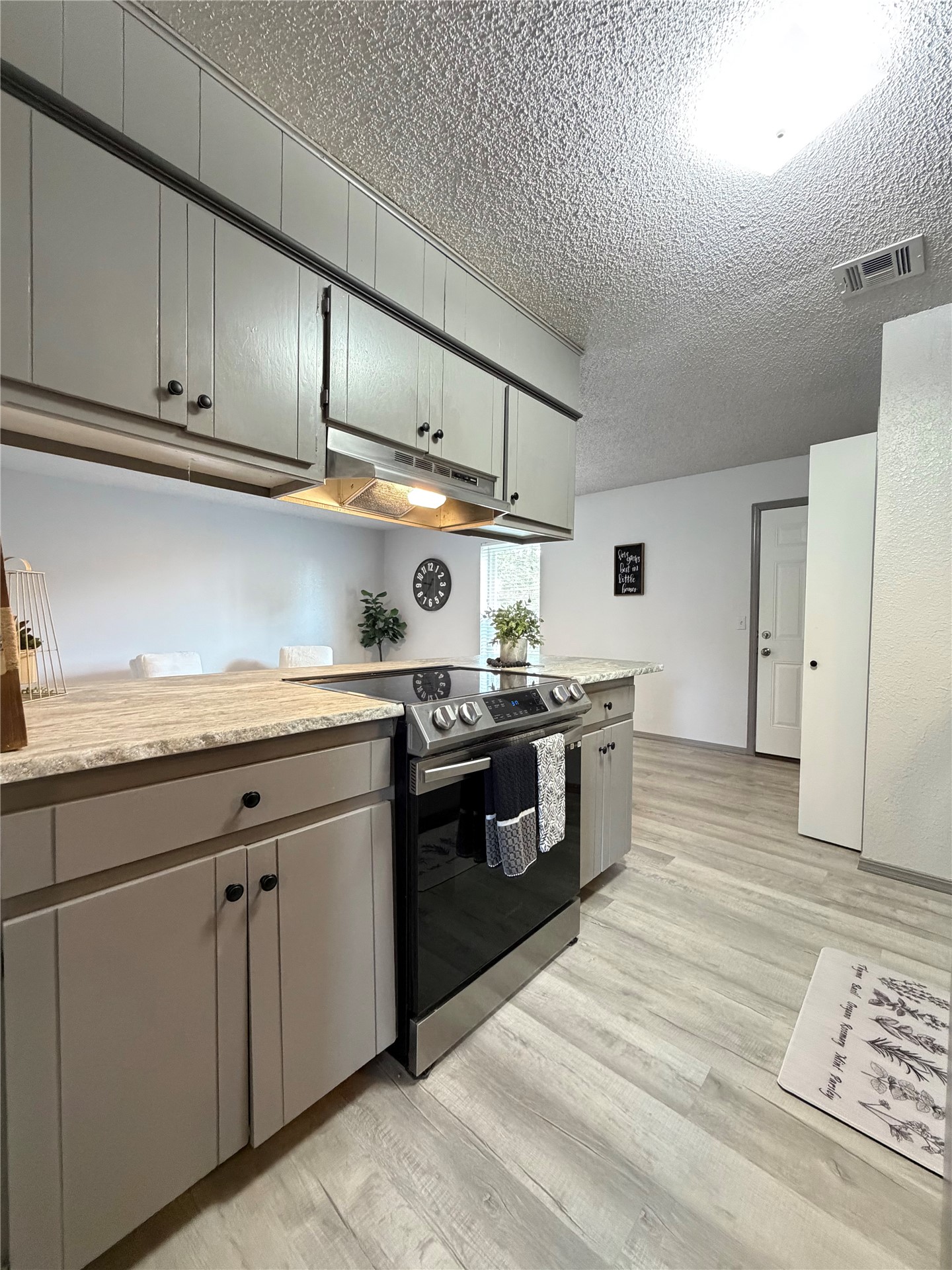 1434 Will Rogers Drive Property Photo 16