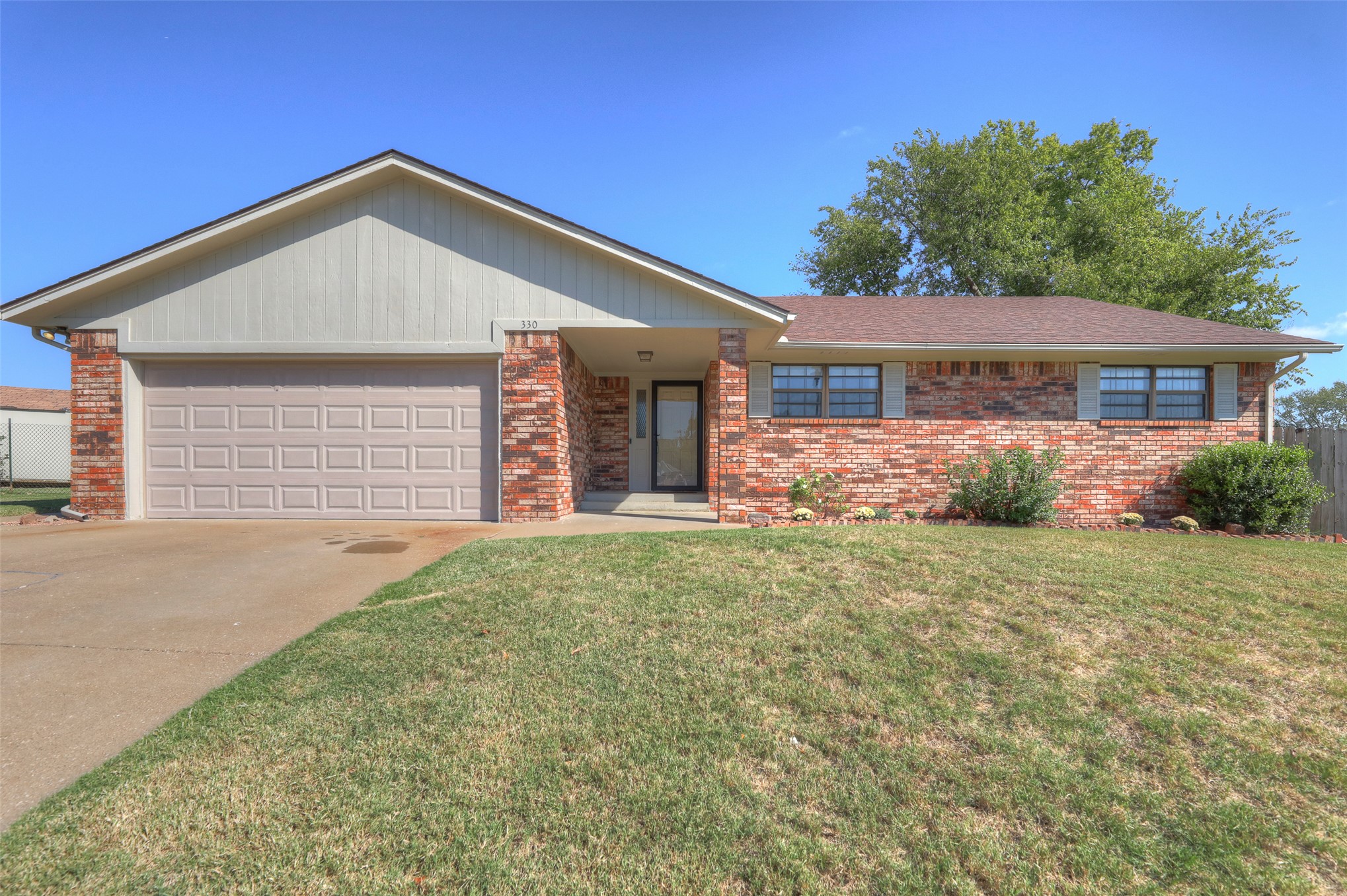 330 Cara Lee Lane Property Photo 1