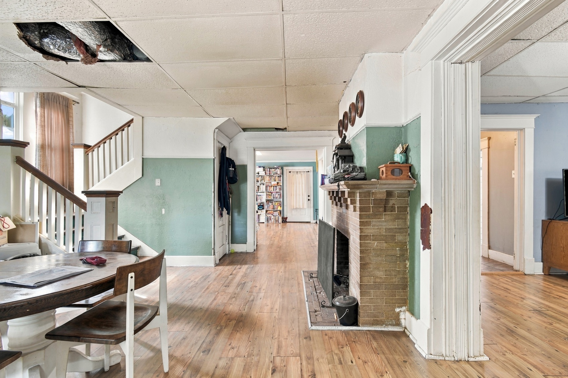 502 N Morton Avenue Property Photo 6