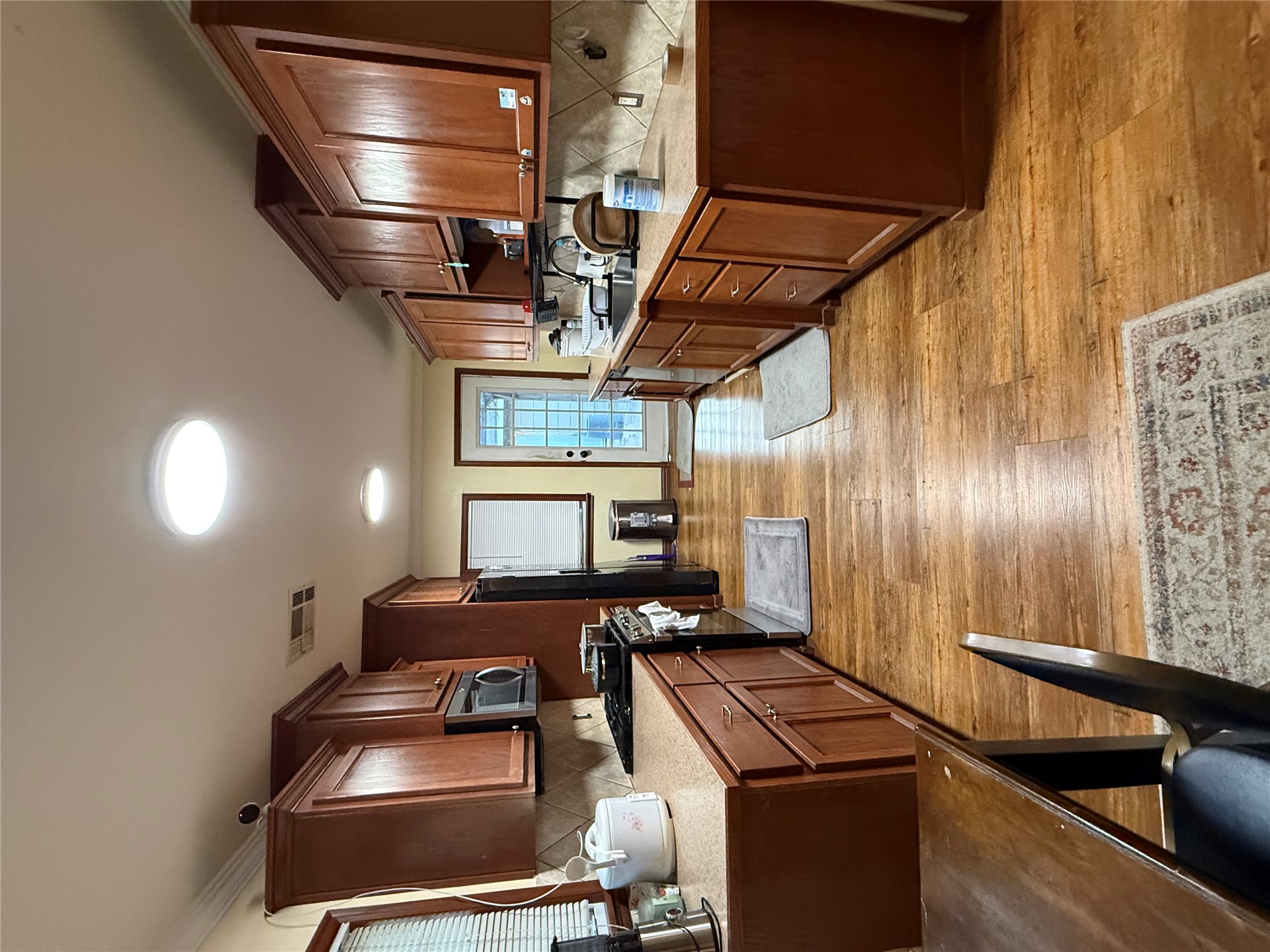 808 S She She Avenue Property Photo 5