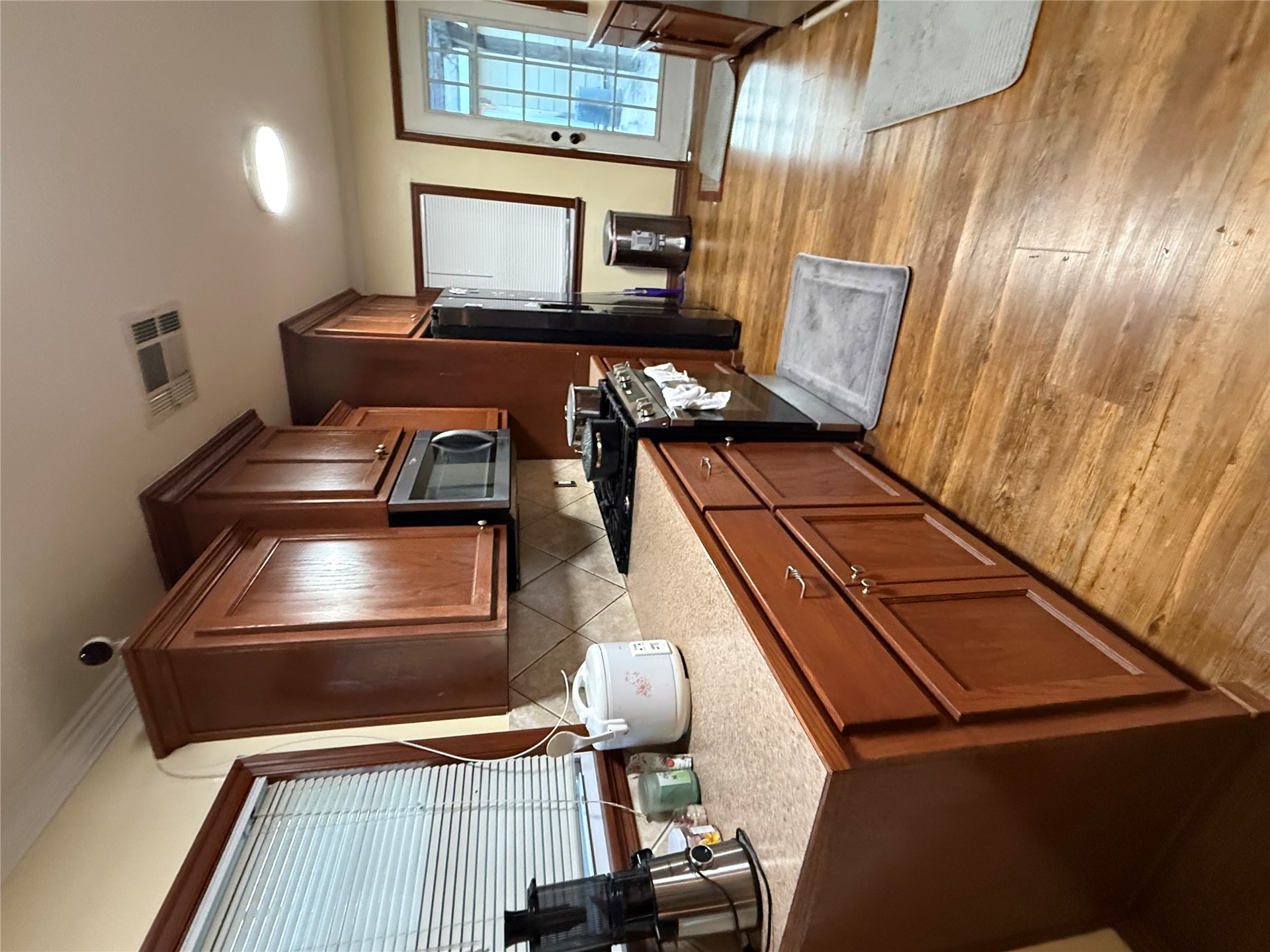 808 S She She Avenue Property Photo 6