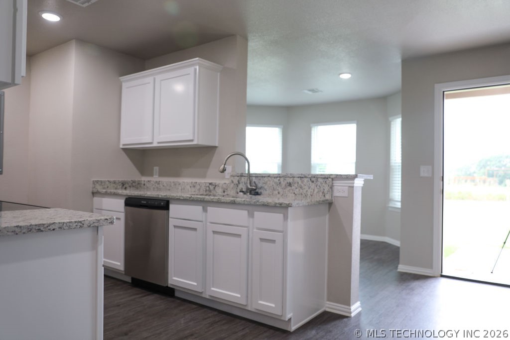 5018 S Mockingbird Lane Property Photo 3