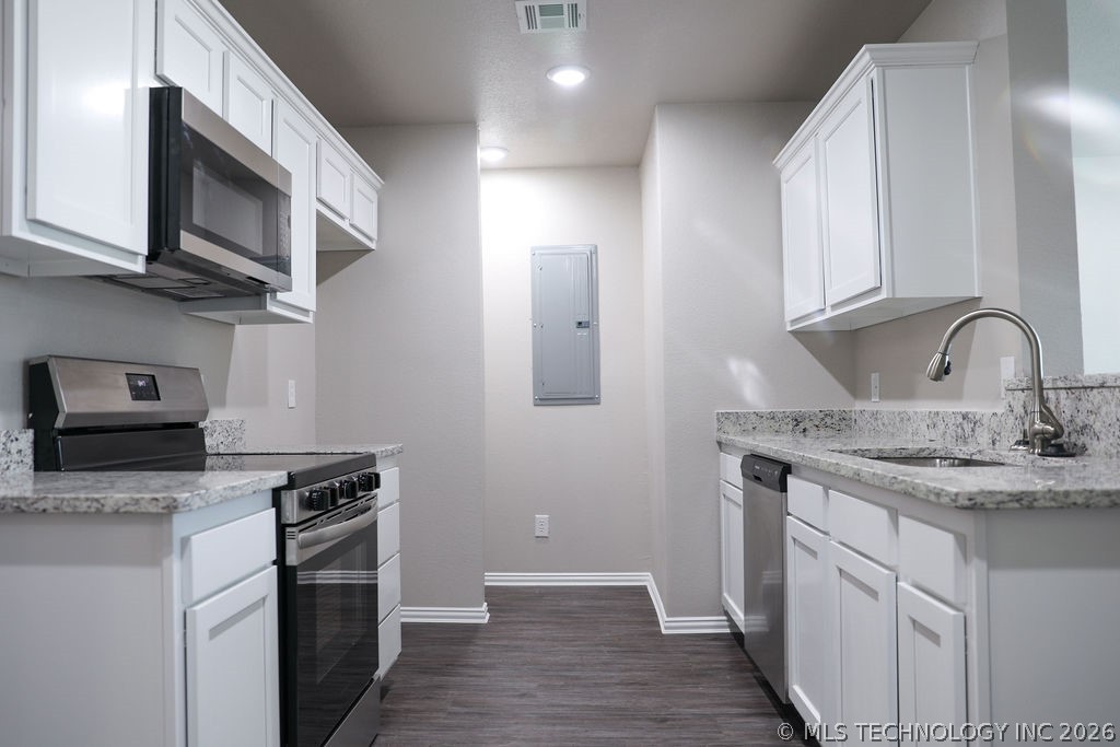 5018 S Mockingbird Lane Property Photo 4