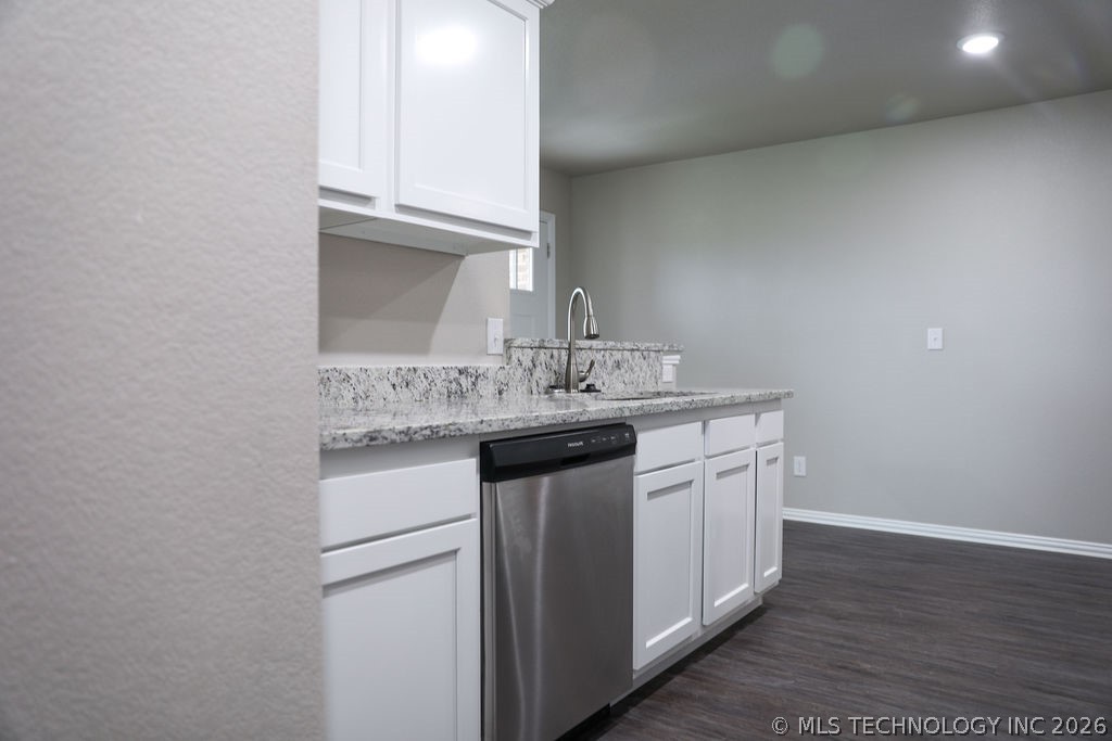5018 S Mockingbird Lane Property Photo 6