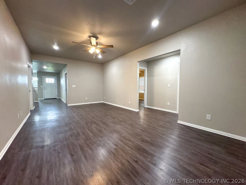 5018 S Mockingbird Lane Property Photo 15
