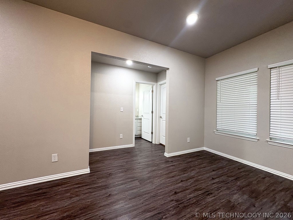 5018 S Mockingbird Lane Property Photo 16