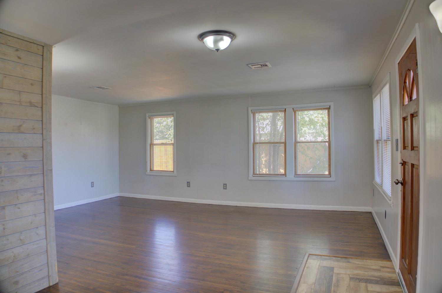 8930 S Union Avenue Property Photo 6