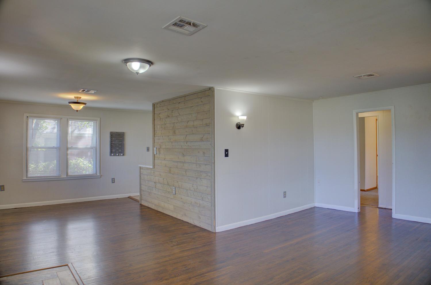 8930 S Union Avenue Property Photo 8