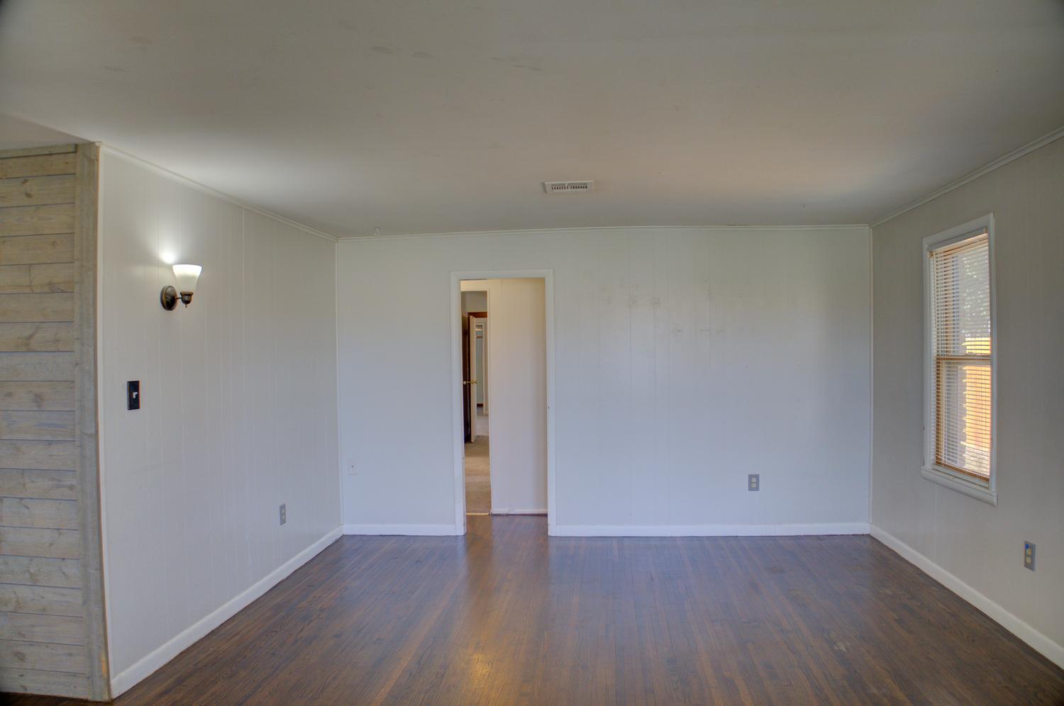 8930 S Union Avenue Property Photo 9