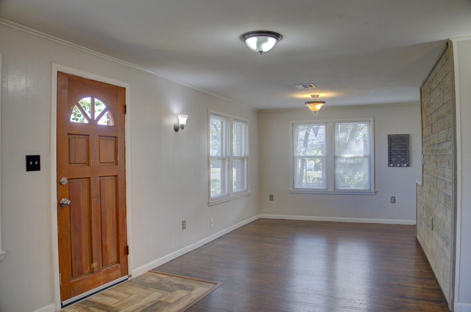 8930 S Union Avenue Property Photo 10