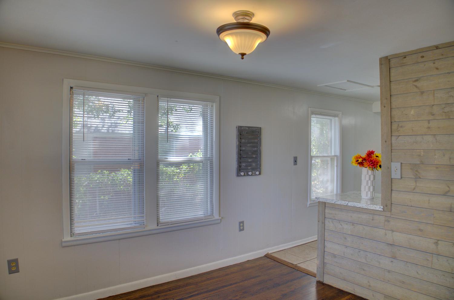 8930 S Union Avenue Property Photo 15