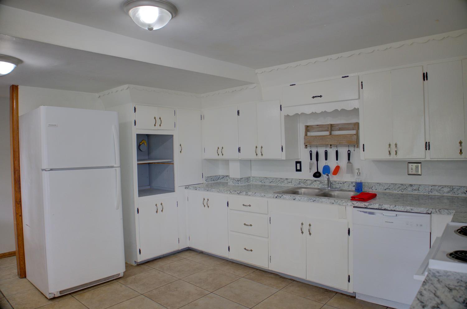 8930 S Union Avenue Property Photo 18