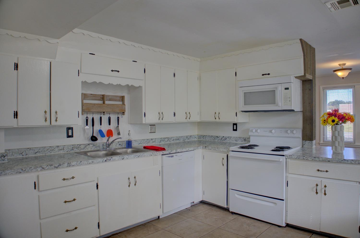 8930 S Union Avenue Property Photo 19