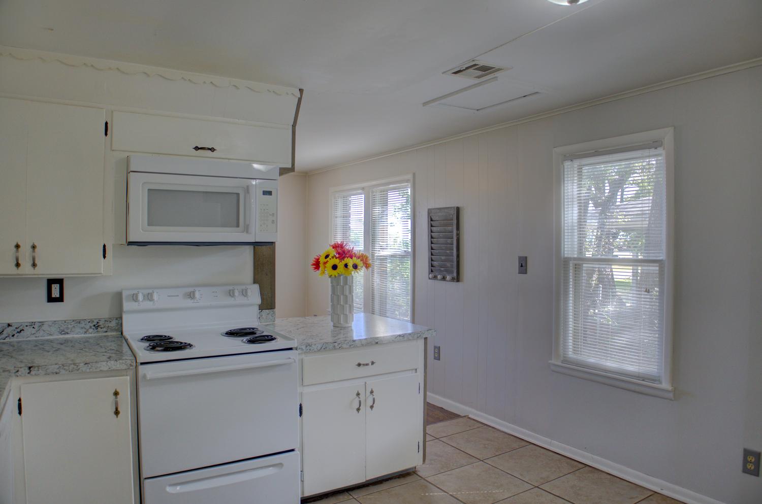 8930 S Union Avenue Property Photo 20