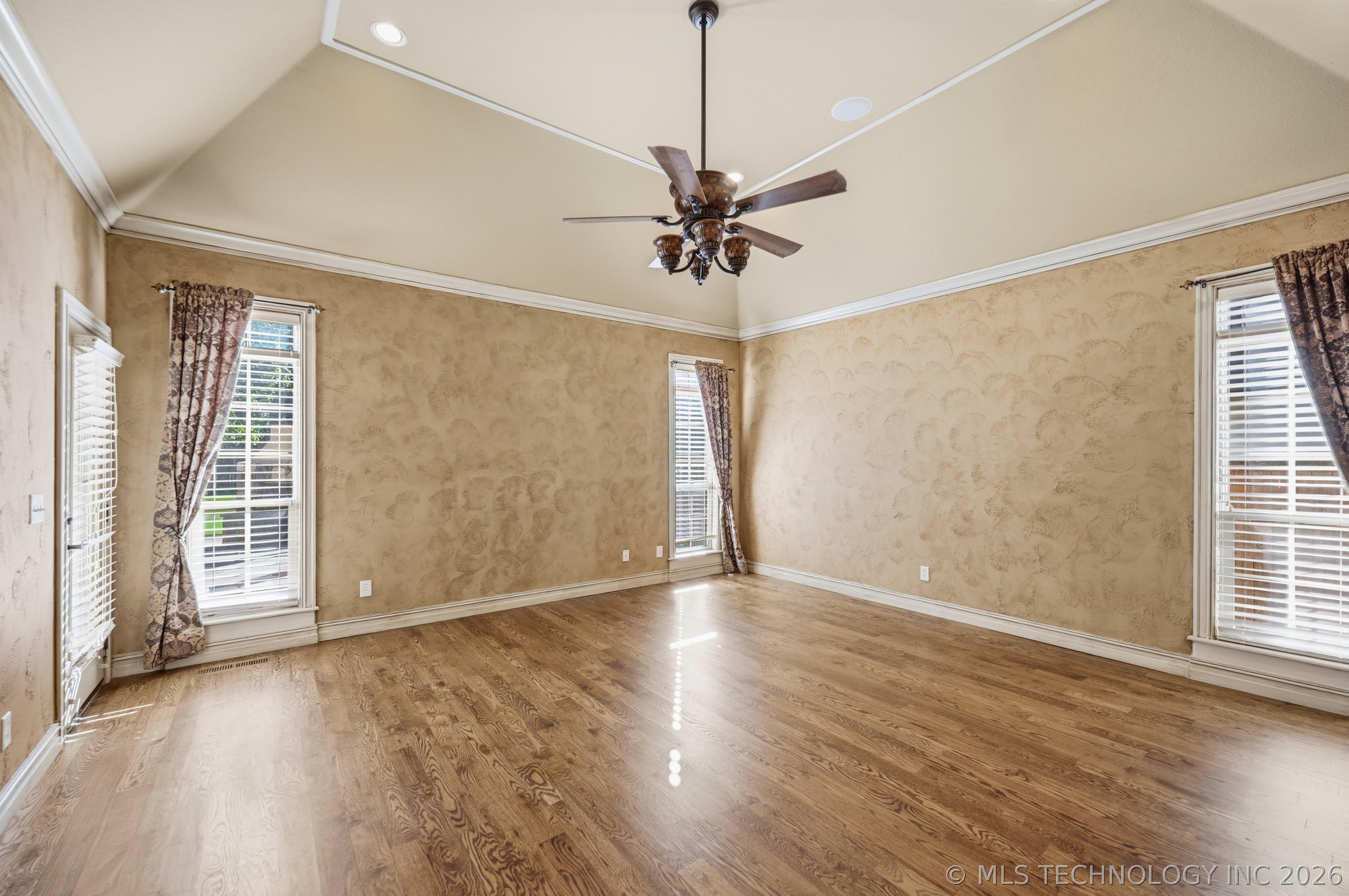 11701 S Oswego Avenue Property Photo 16