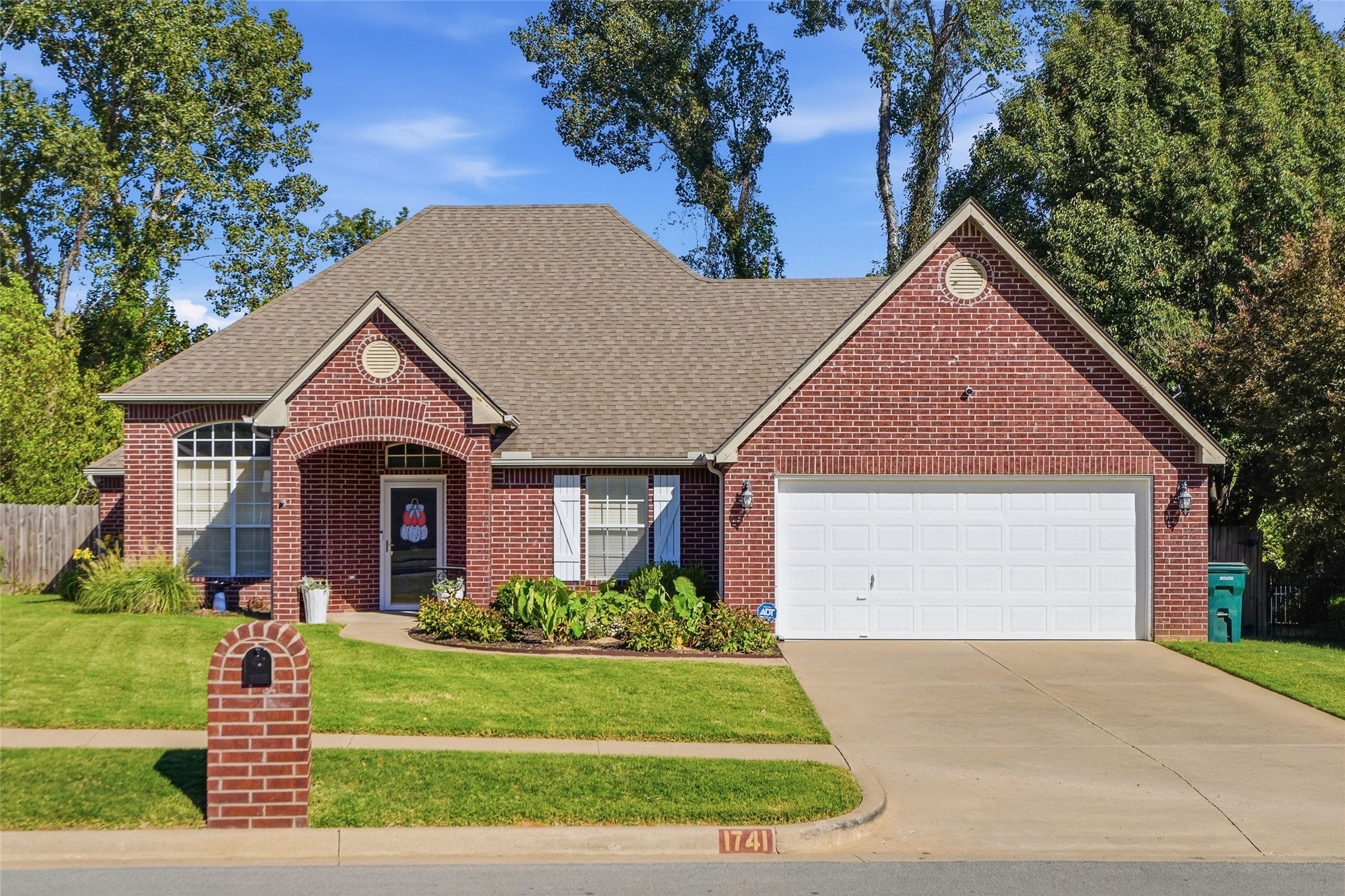 1741 Holly Avenue Property Photo 3